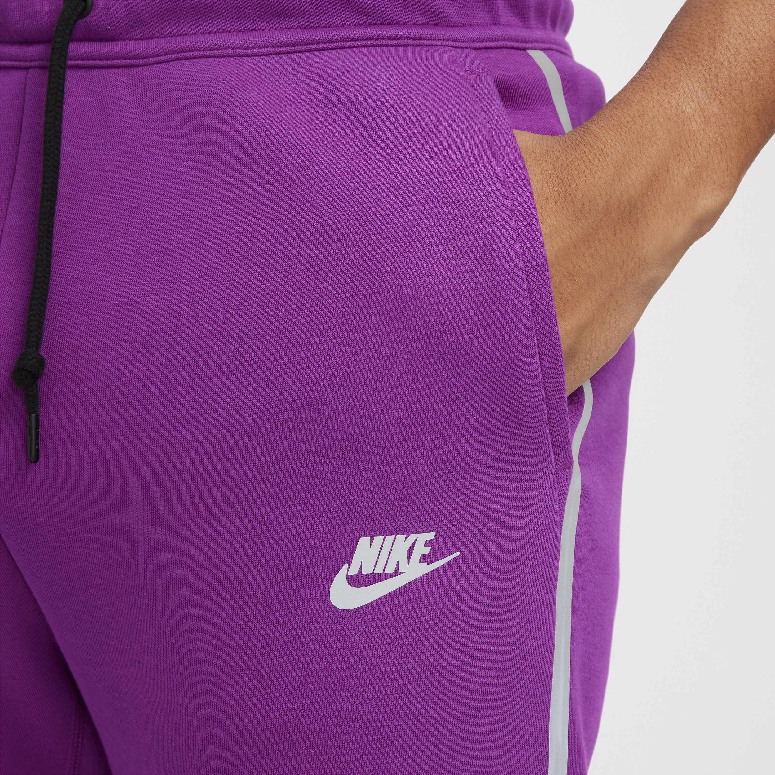 Pantalon de jogging en tissu Fleece à motifs réfléchissants Nike Tech pour homme - Pourpre