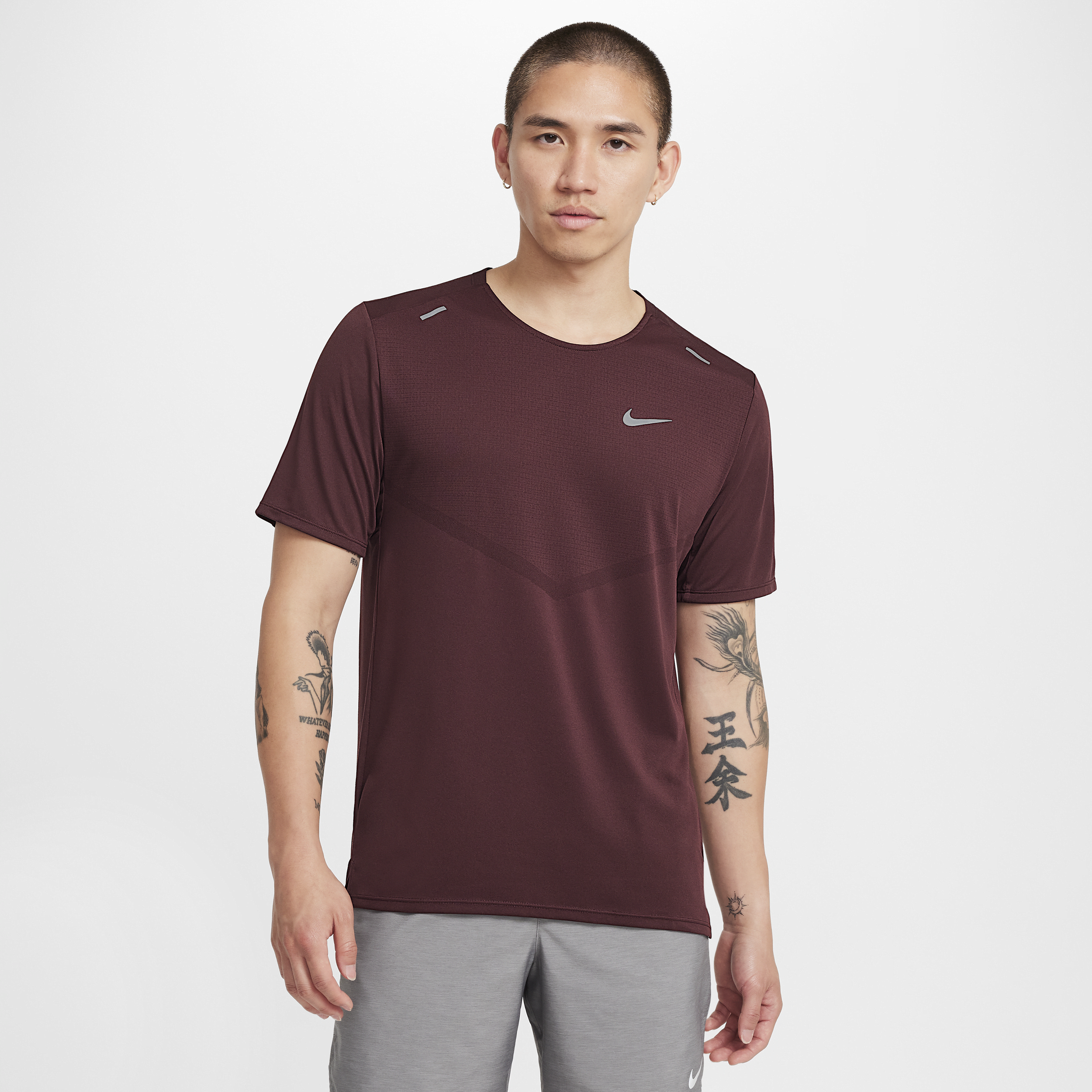 Image of Nike Rise 365 Dri-FIT hardlooptop met korte mouwen voor heren - Rood