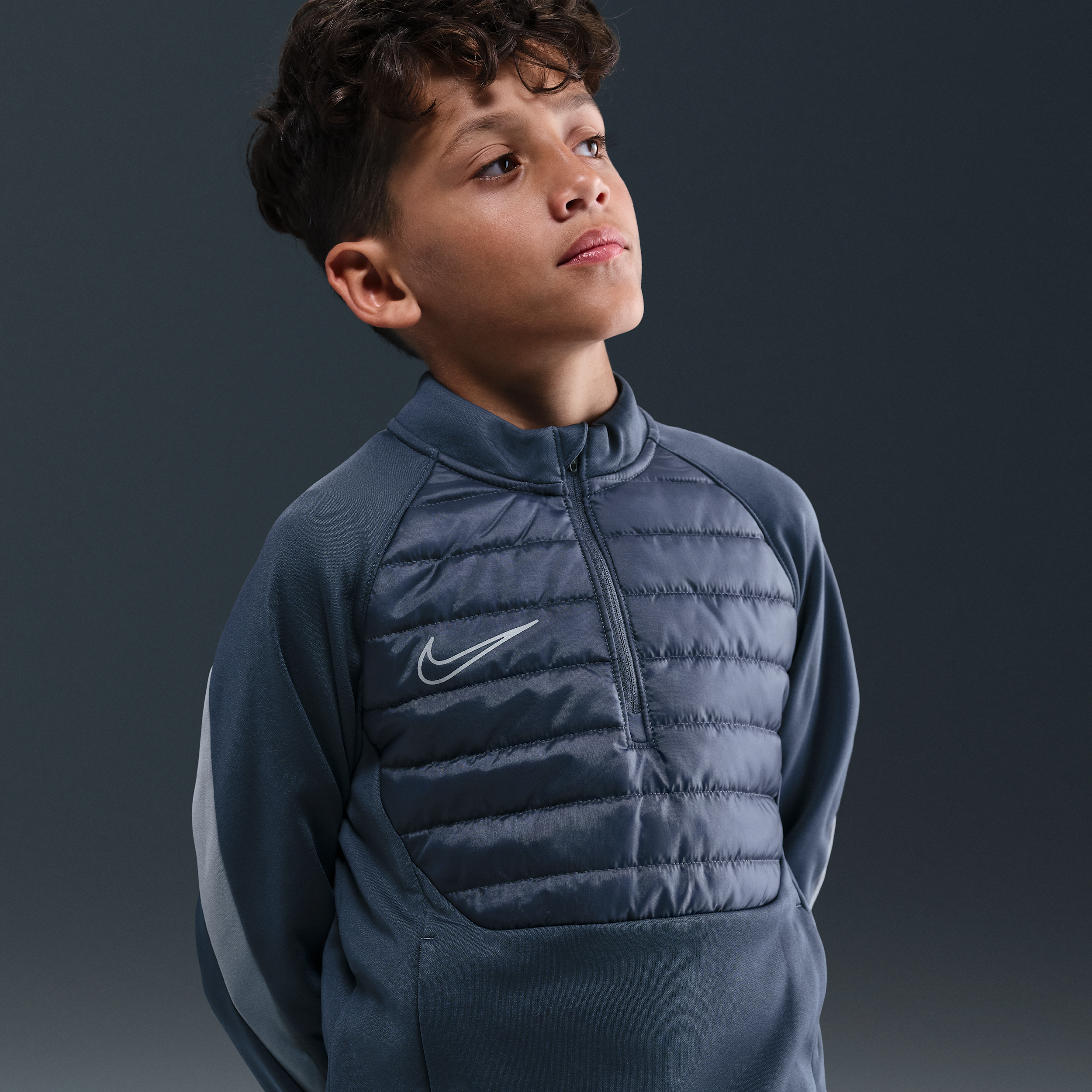 Thumbnail - Nike Therma-FIT Academy Fußball-Trainingsoberteil für ältere Kinder - Blau