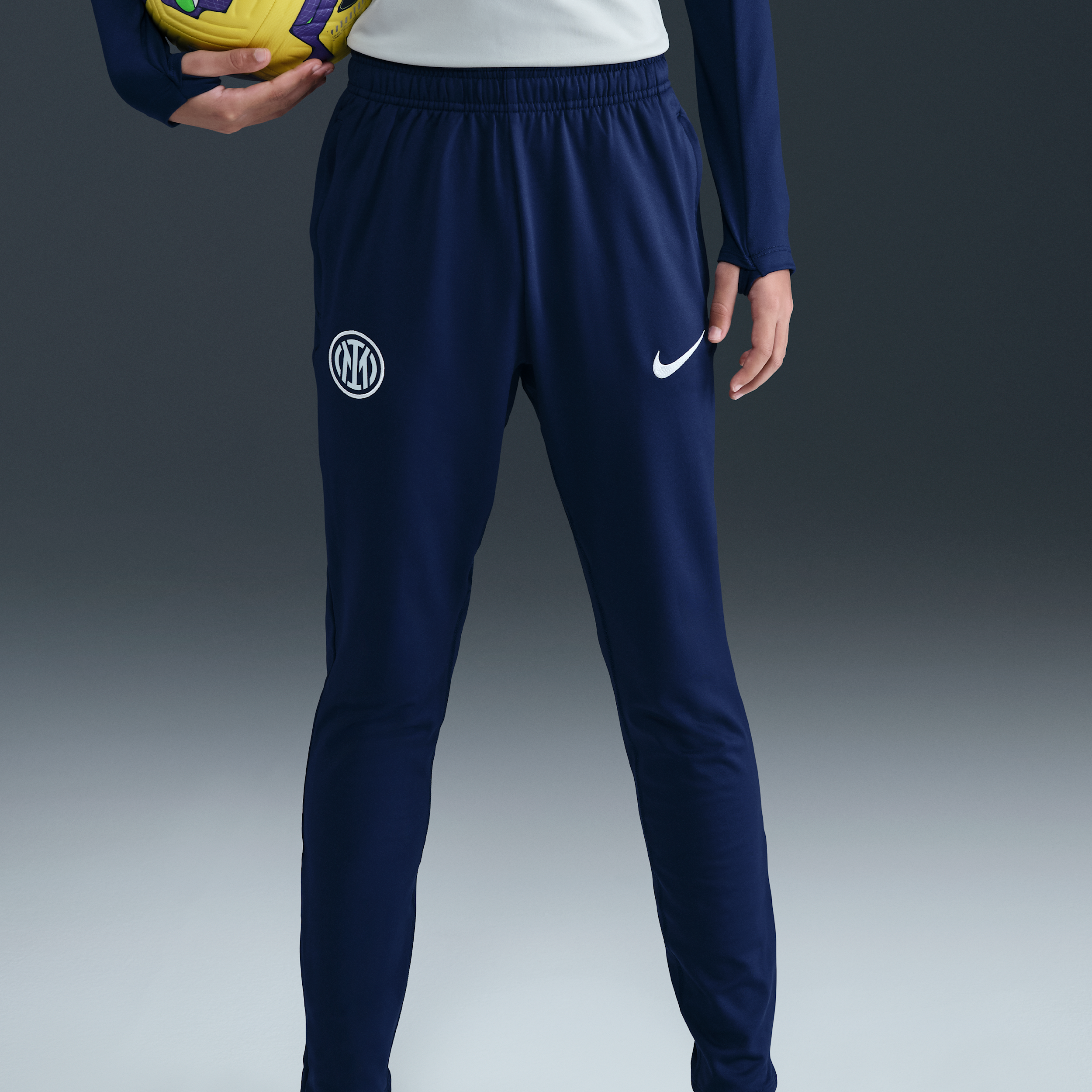 Thumbnail - Inter Mailand Strike Nike Dri-FIT Strick-Fußballhose (ältere Kinder) - Blau