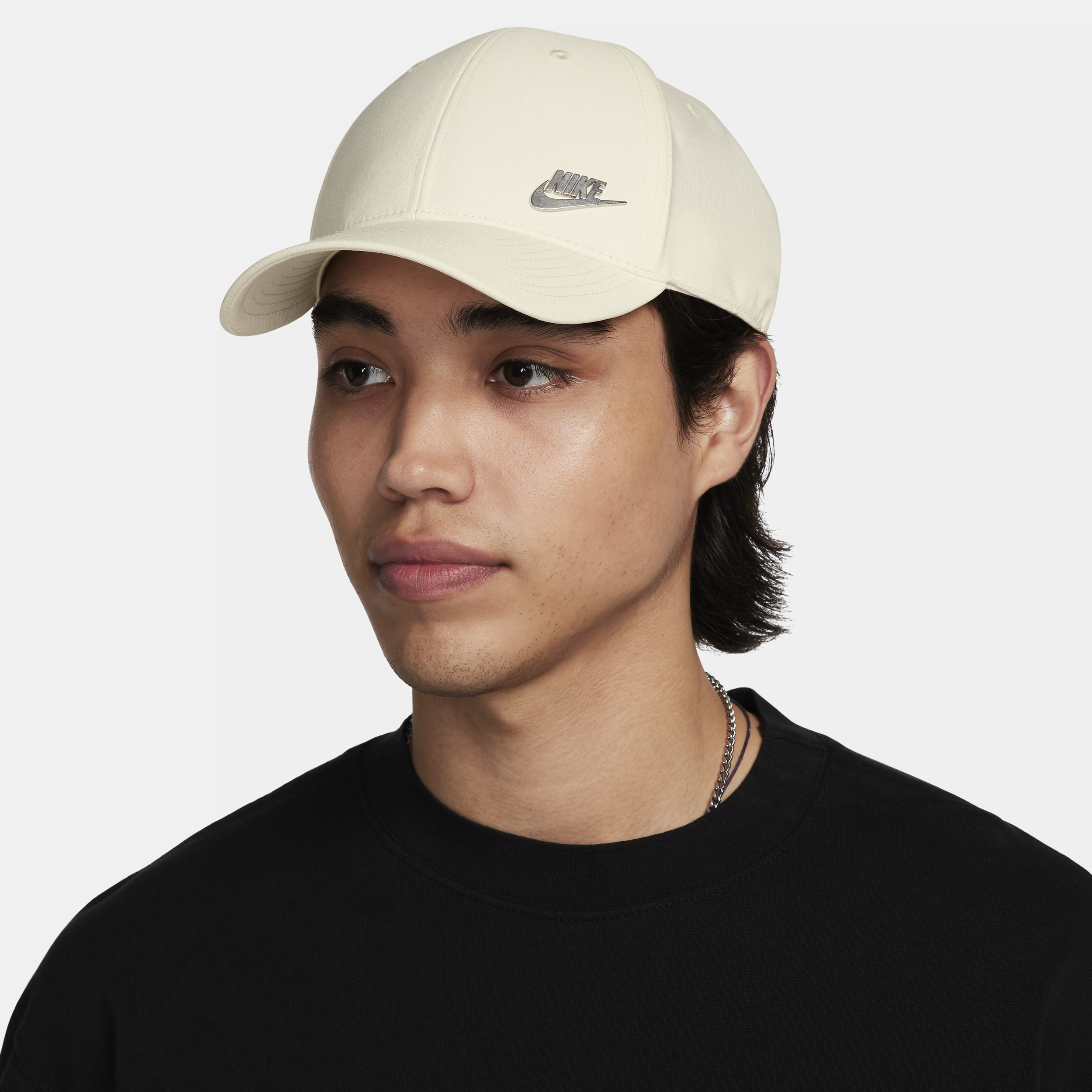 Nike Dri-FIT Club Structured Metal Logo Cap - White - Recycled Polyester - 50% Recycled Polyester