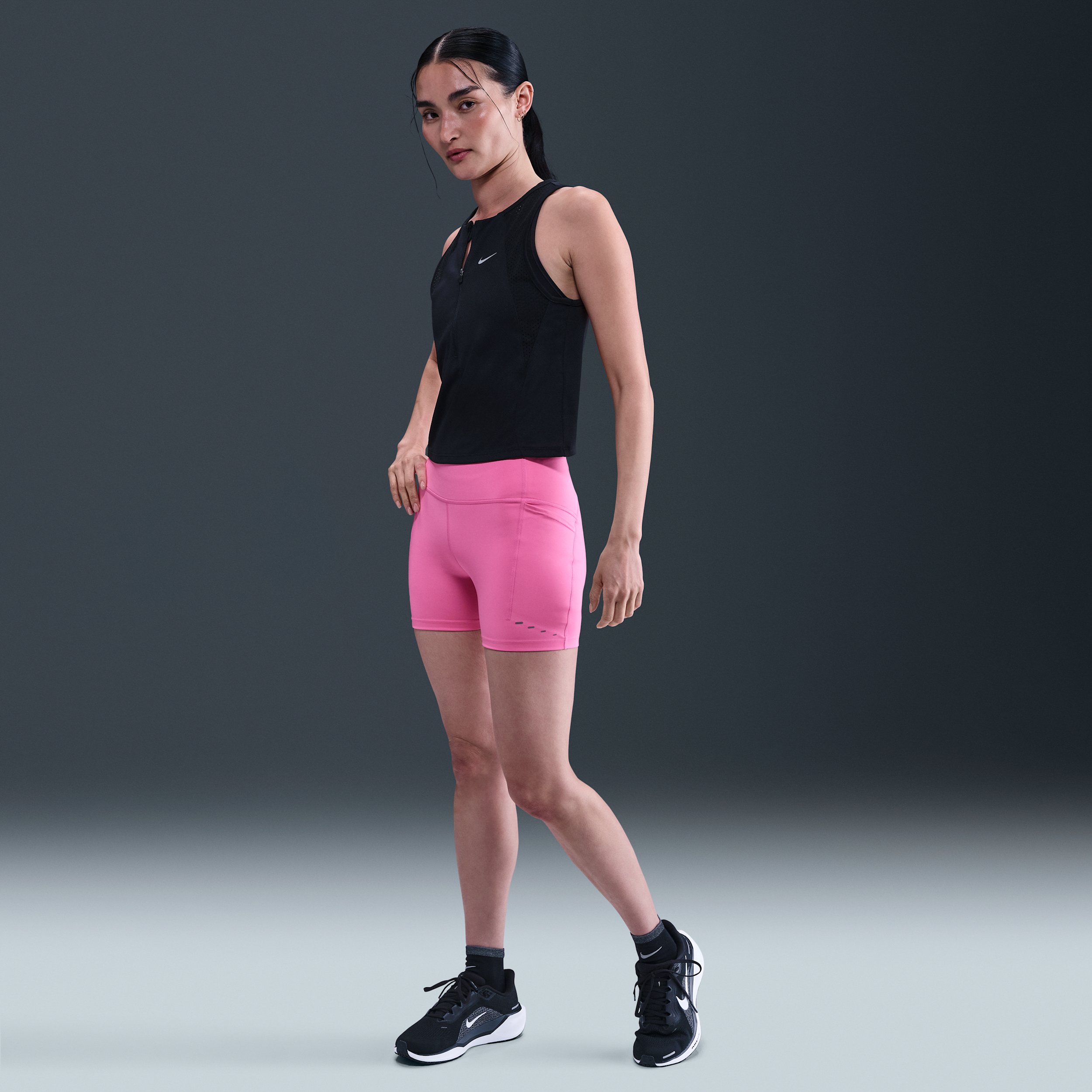 Thumbnail - Nike Swift Damen-Laufshorts mit hohem Taillenbund und Taschen (ca. 10 cm) - Pink