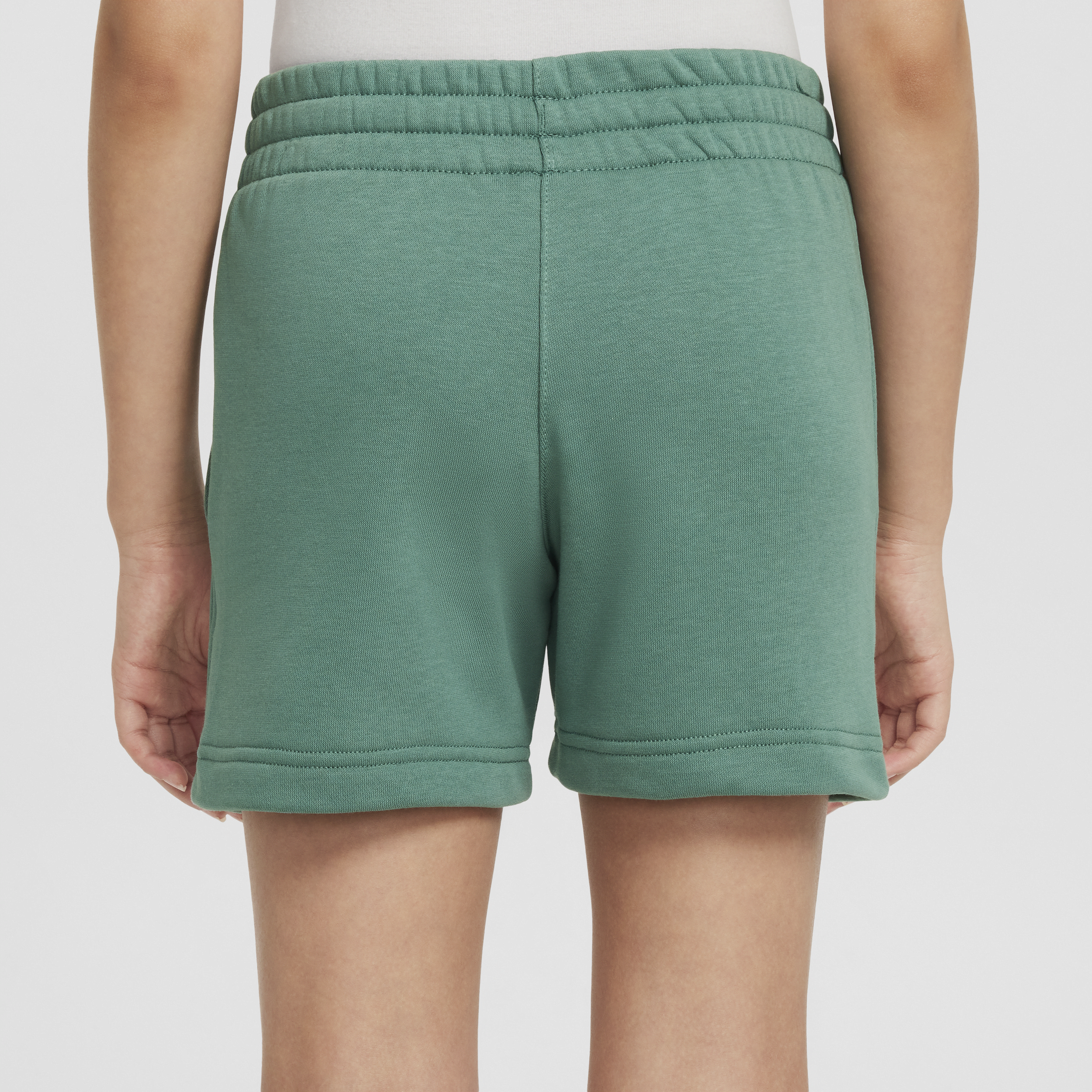 Nike Sportswear Club Fleece meisjesshorts van sweatstof (13 cm) Groen