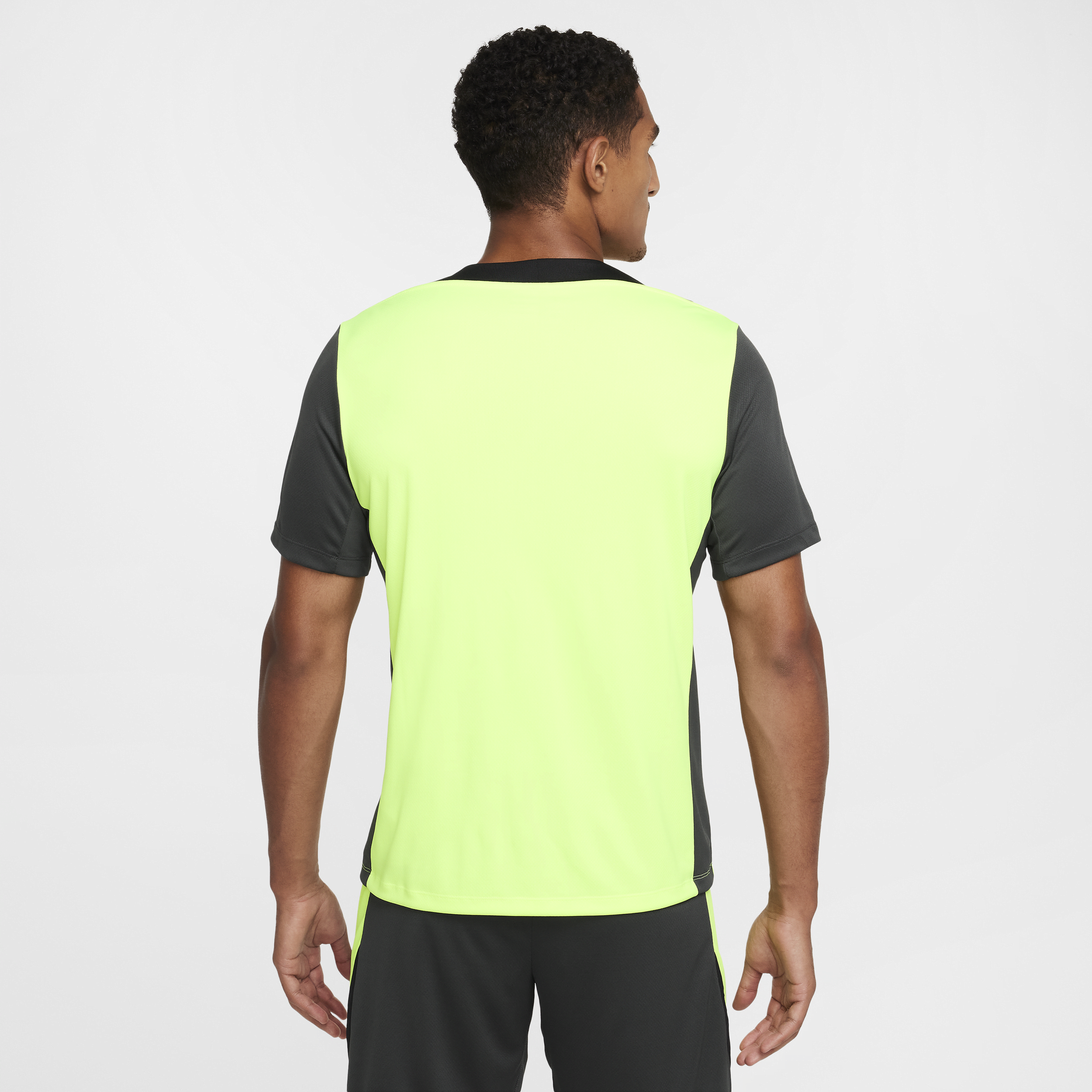 Haut de foot à manches courtes Dri-FIT Nike Strike pour homme - Jaune