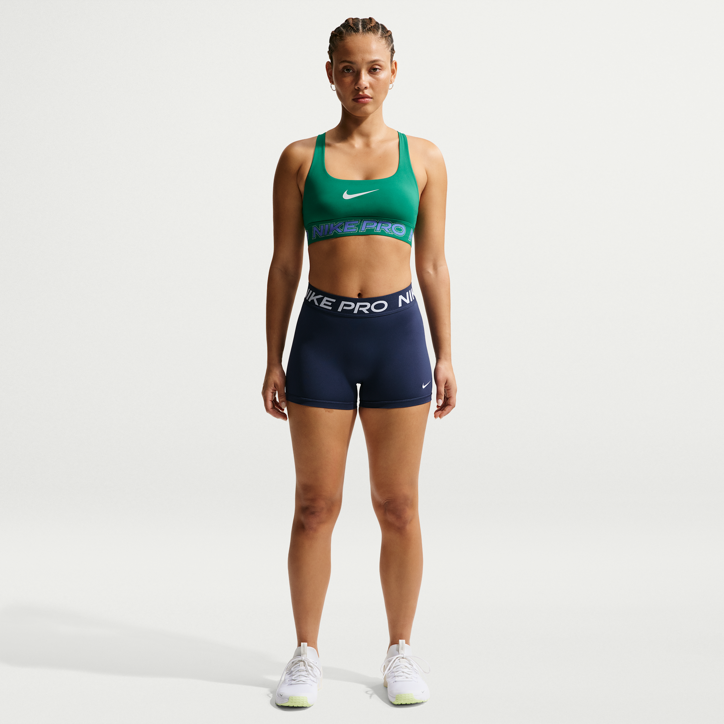 Thumbnail - Nike Pro Grafik Bike-Shorts mit mittelhohem Bund (Damen, ca. 7,5 cm) - Blau