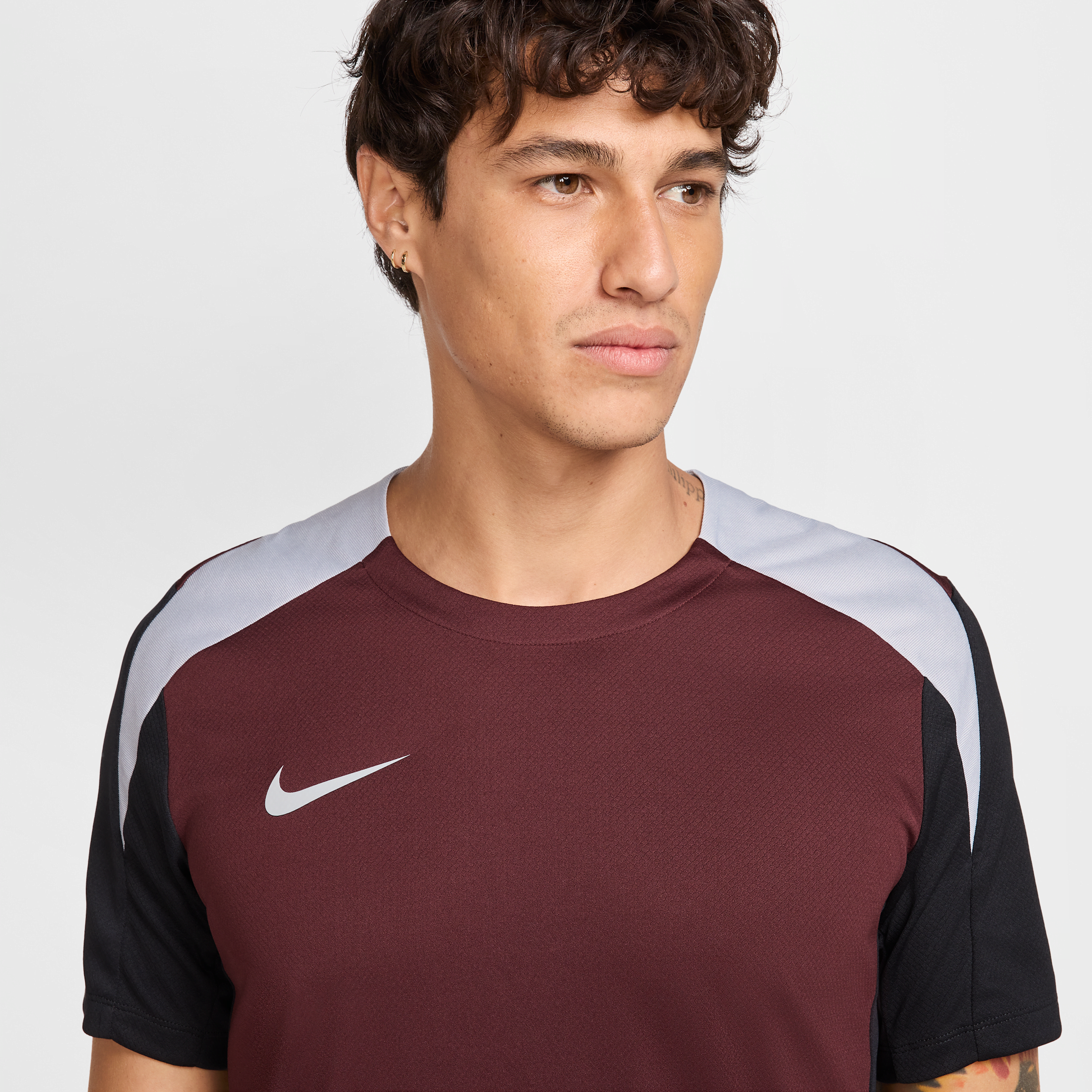 Haut de foot à manches courtes Dri-FIT Nike Strike pour homme - Rouge