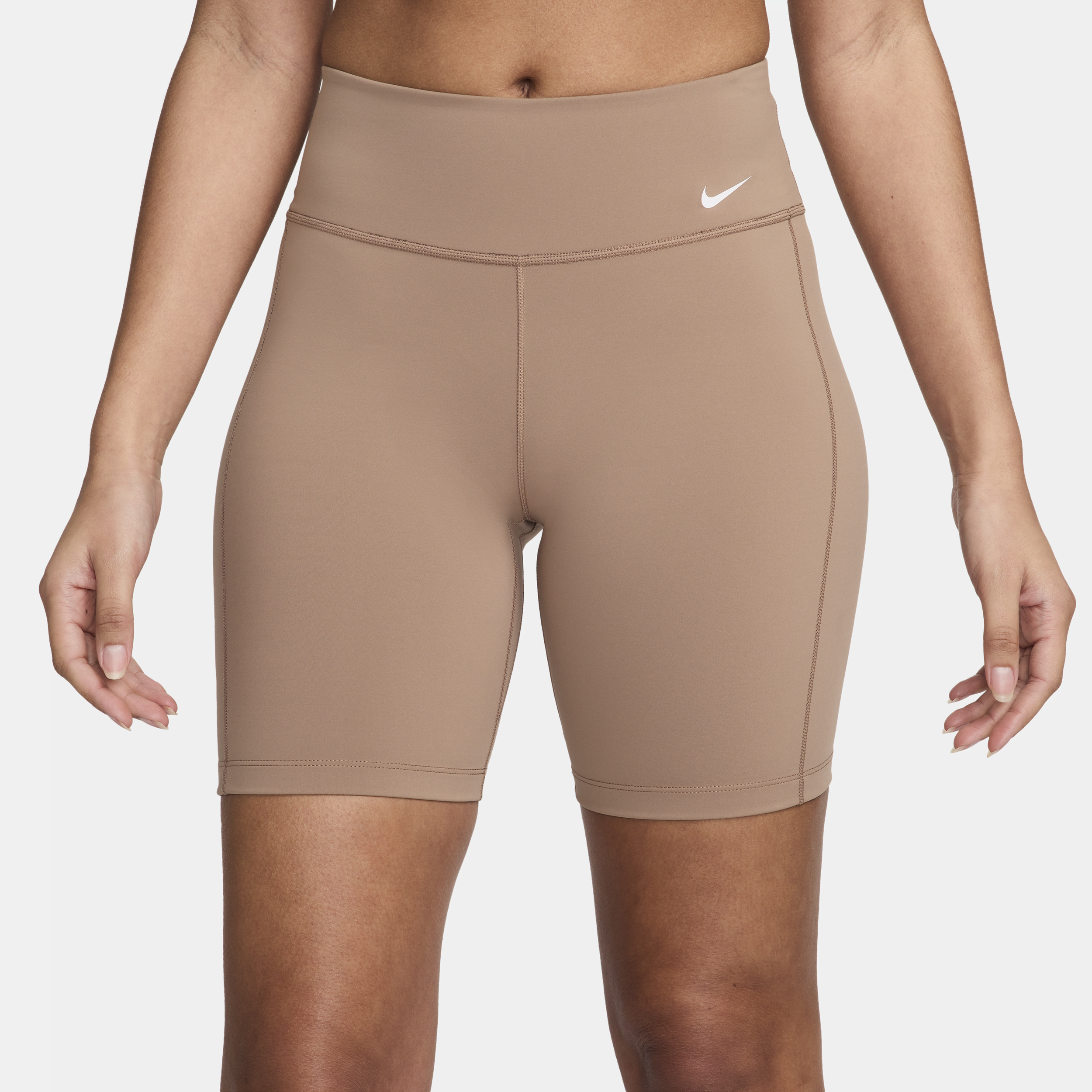 Nike One Leak Protection: Period Bikeshorts met halfhoge taille voor dames (18 cm) Bruin