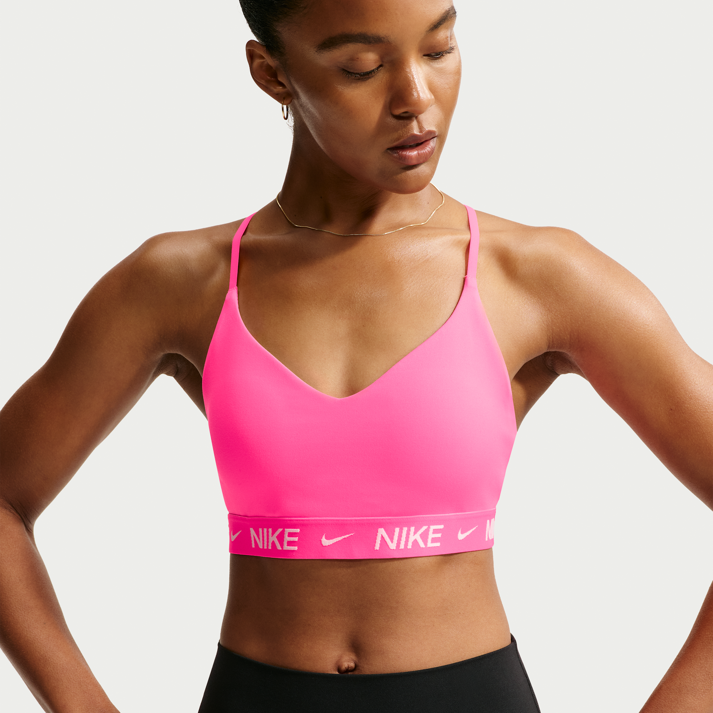Justerbar Nike Indy-sports-bh med indlæg og let støtte til kvinder - Pink