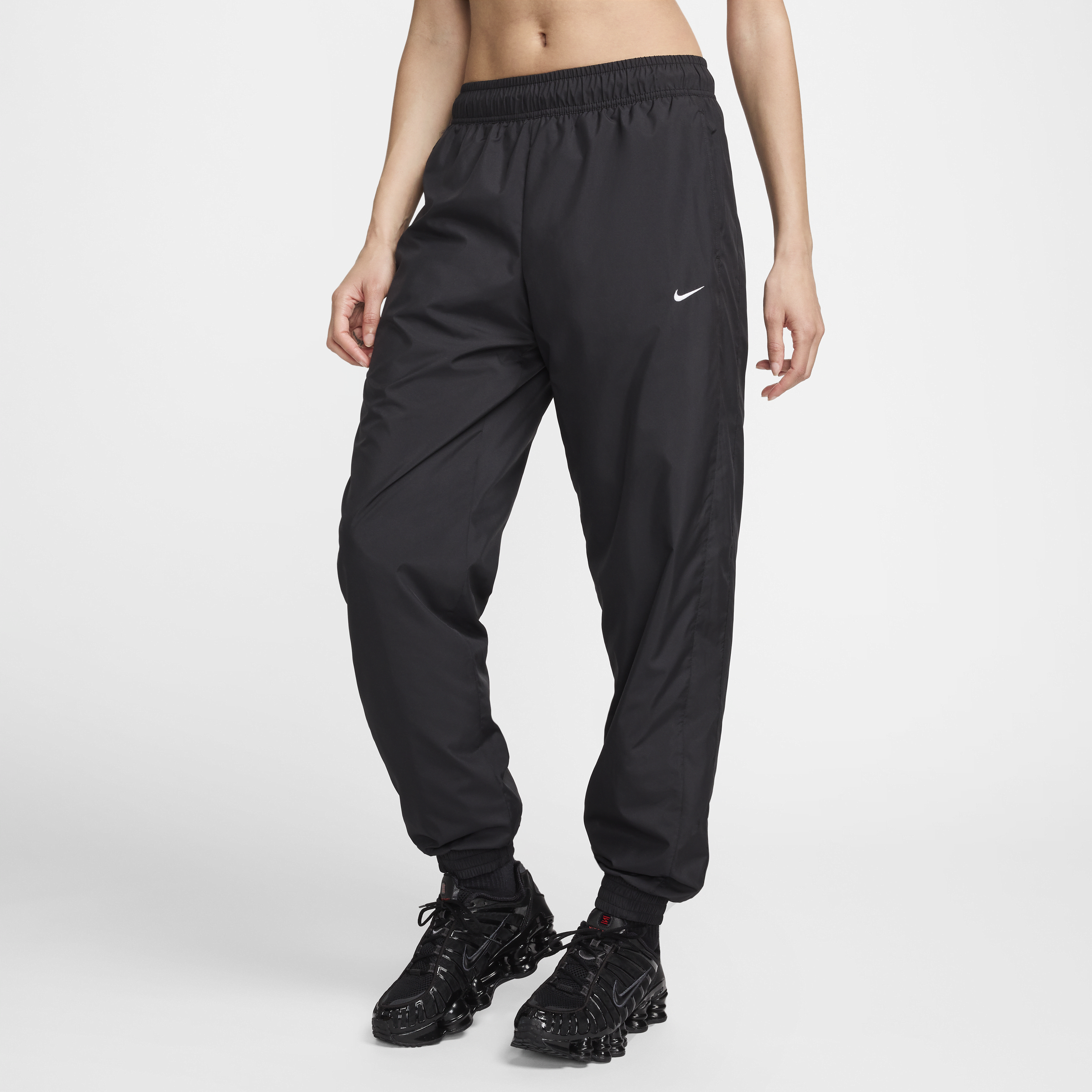 Nike Classic Wovens Womens UV Protection Mid-Rise Loose Joggers - Black - Polyester