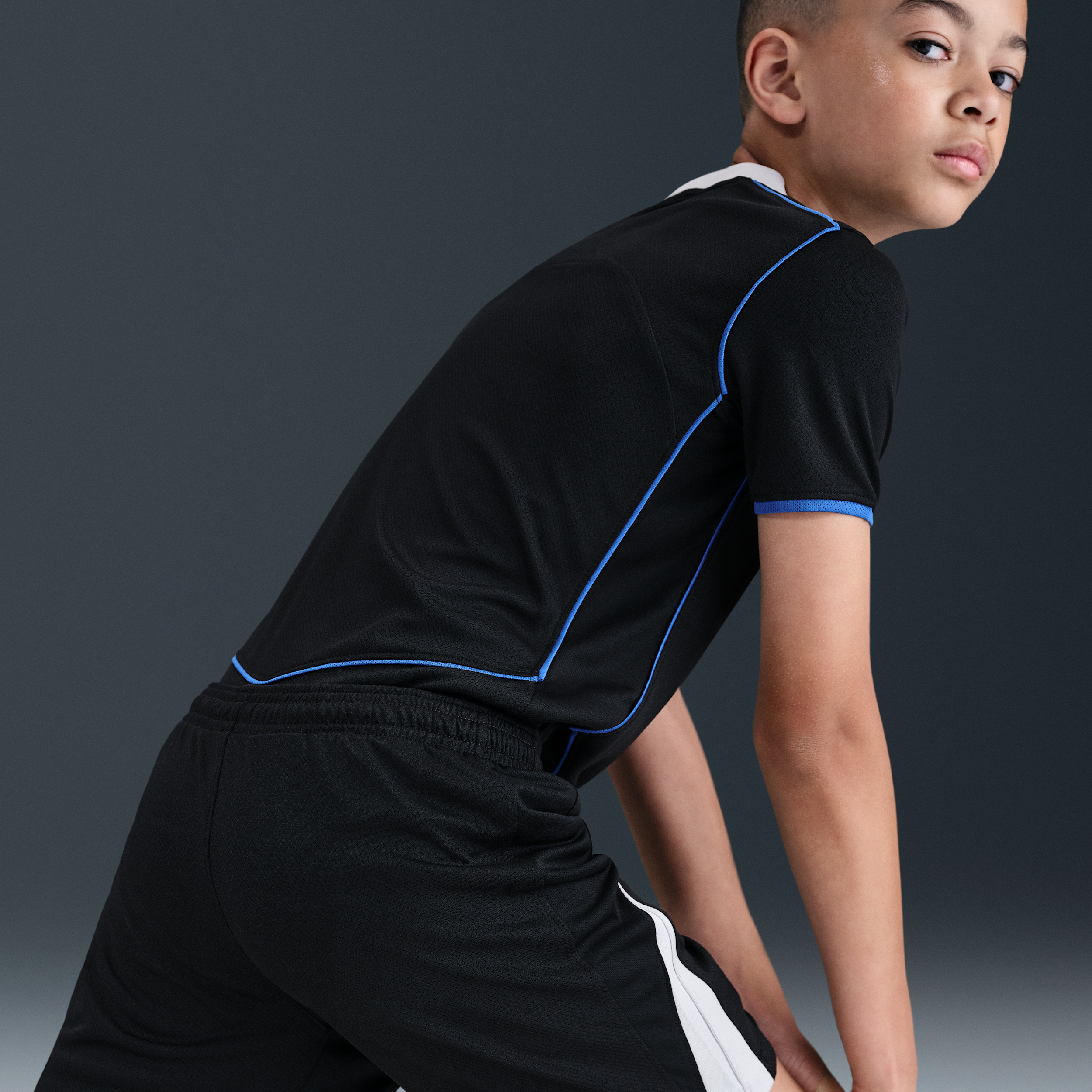 Thumbnail - FC Chelsea 2025/26 Stadium Third Nike Dri-FIT Total 90 Replika-Fußballshorts (ältere Kinder) - Schwarz
