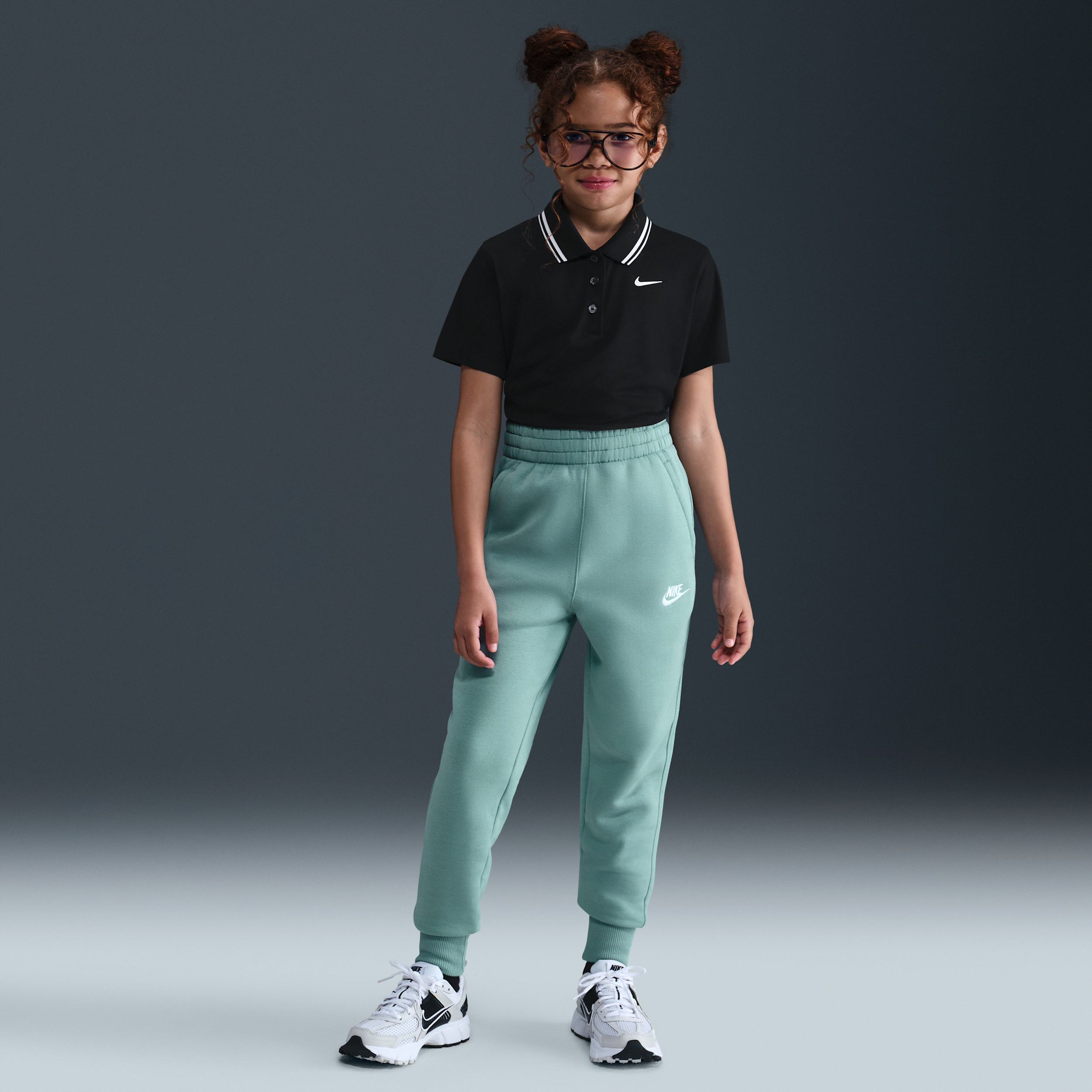 Nike Sportswear Club Fleece Older Kids (Girls) High-Waisted Fitted Trousers - Green - Cotton/Polyester