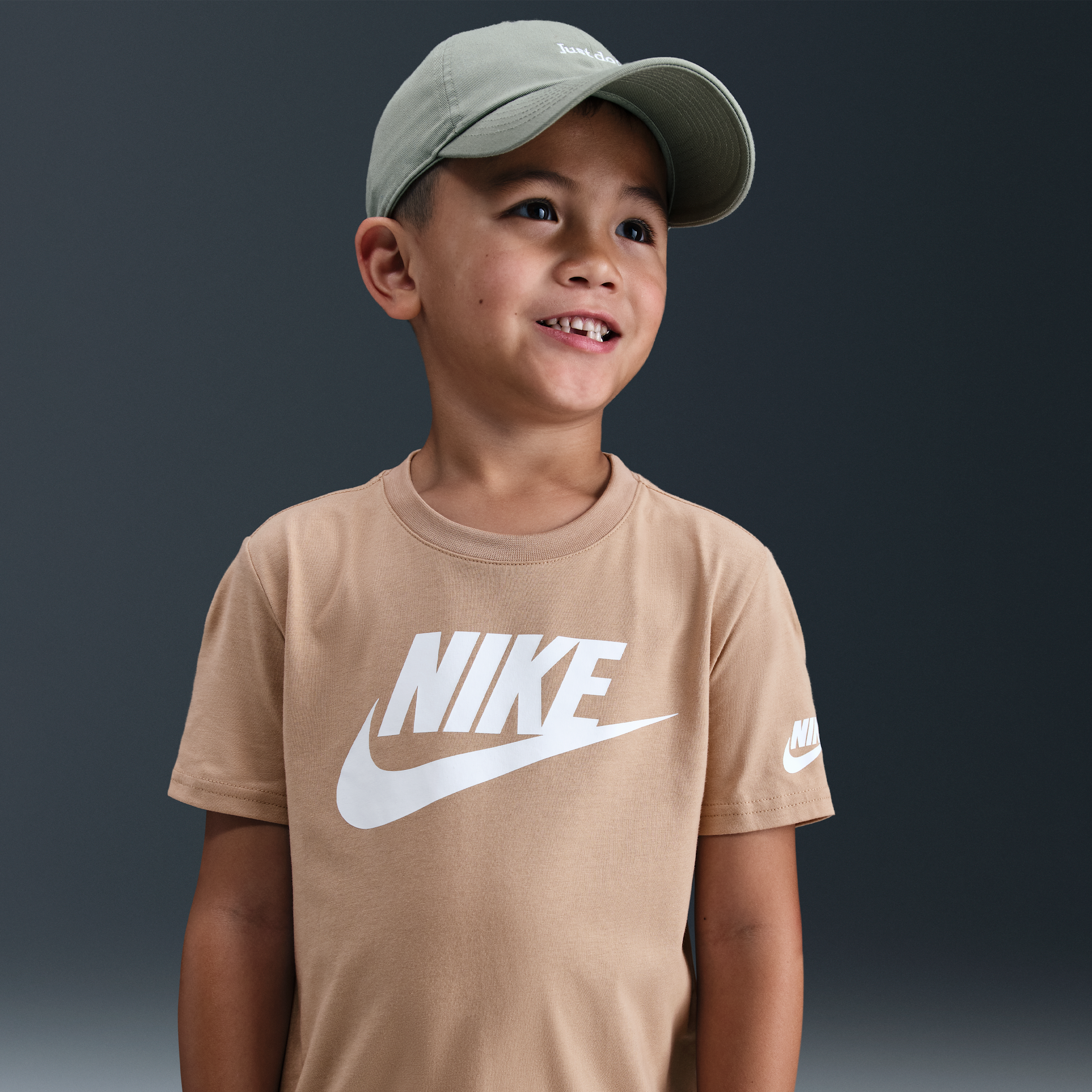 Thumbnail - Nike T-Shirt für jüngere Kinder - Braun