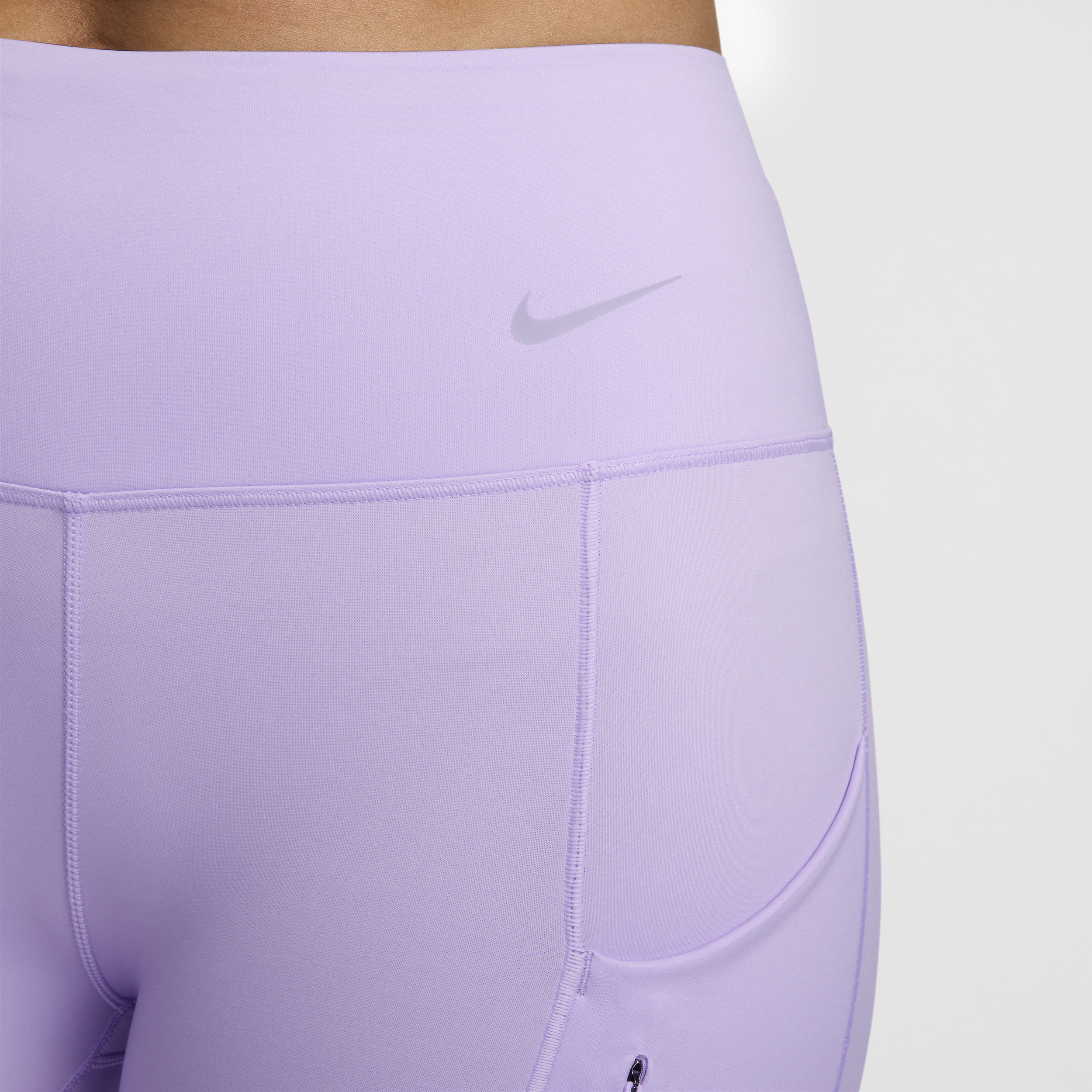Nike Go Bikershorts met halfhoge taille zakken en complete ondersteuning voor dames (20 cm) Paars