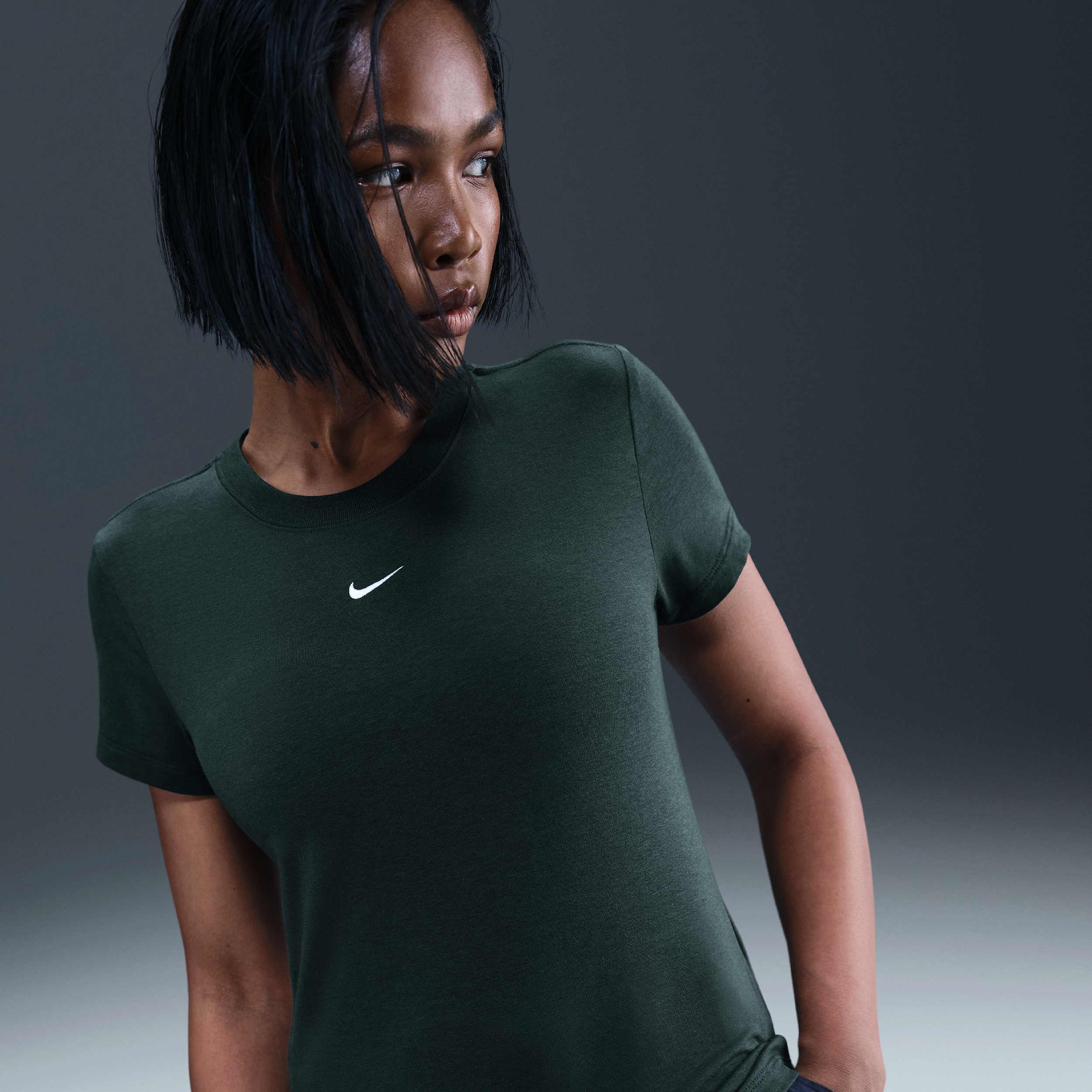 Thumbnail - Nike Chill Knit Damen-T-Shirt - Grün