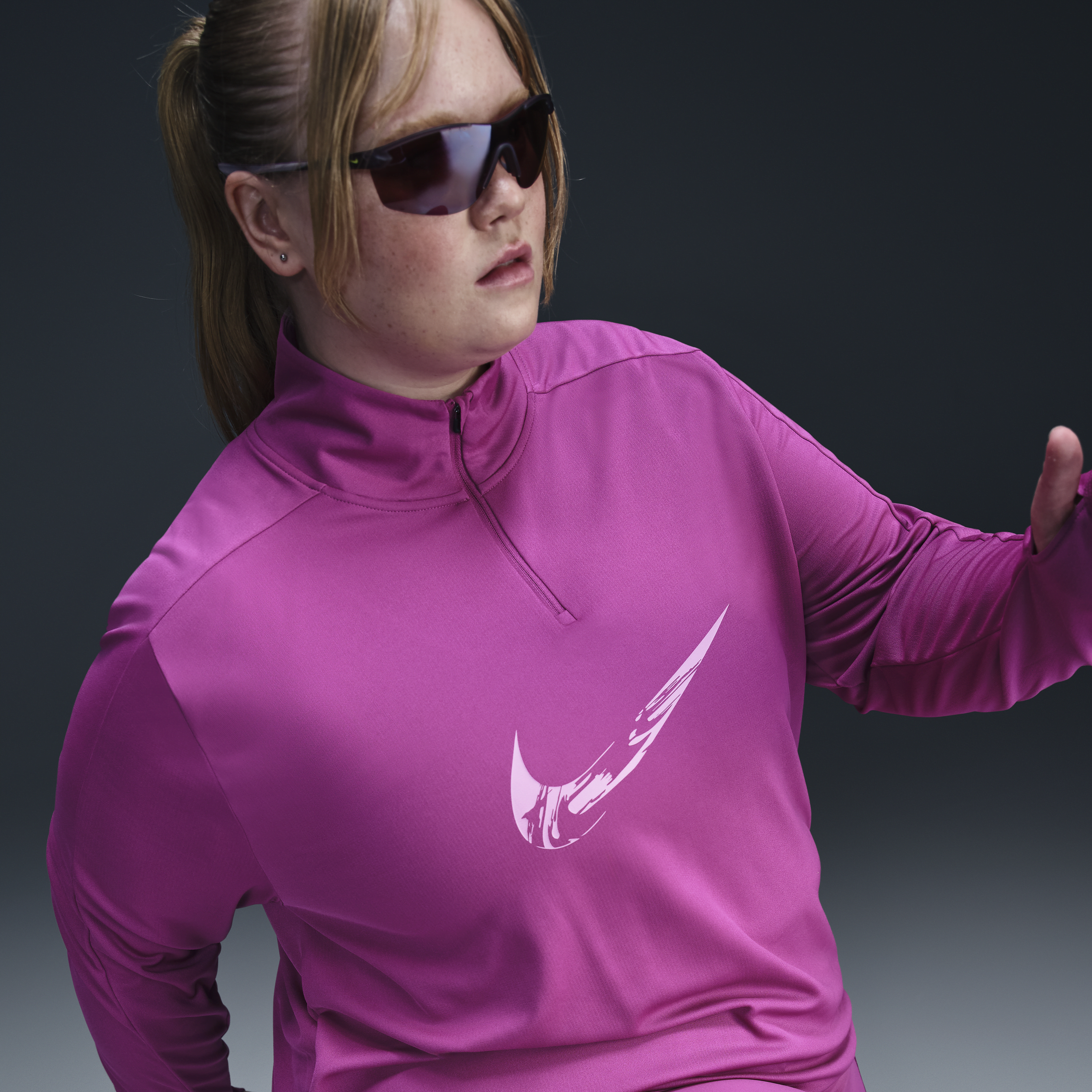 Vêtement deuxième couche à 1/4 de zip Dri-FIT Nike Swoosh pour femme - Pourpre