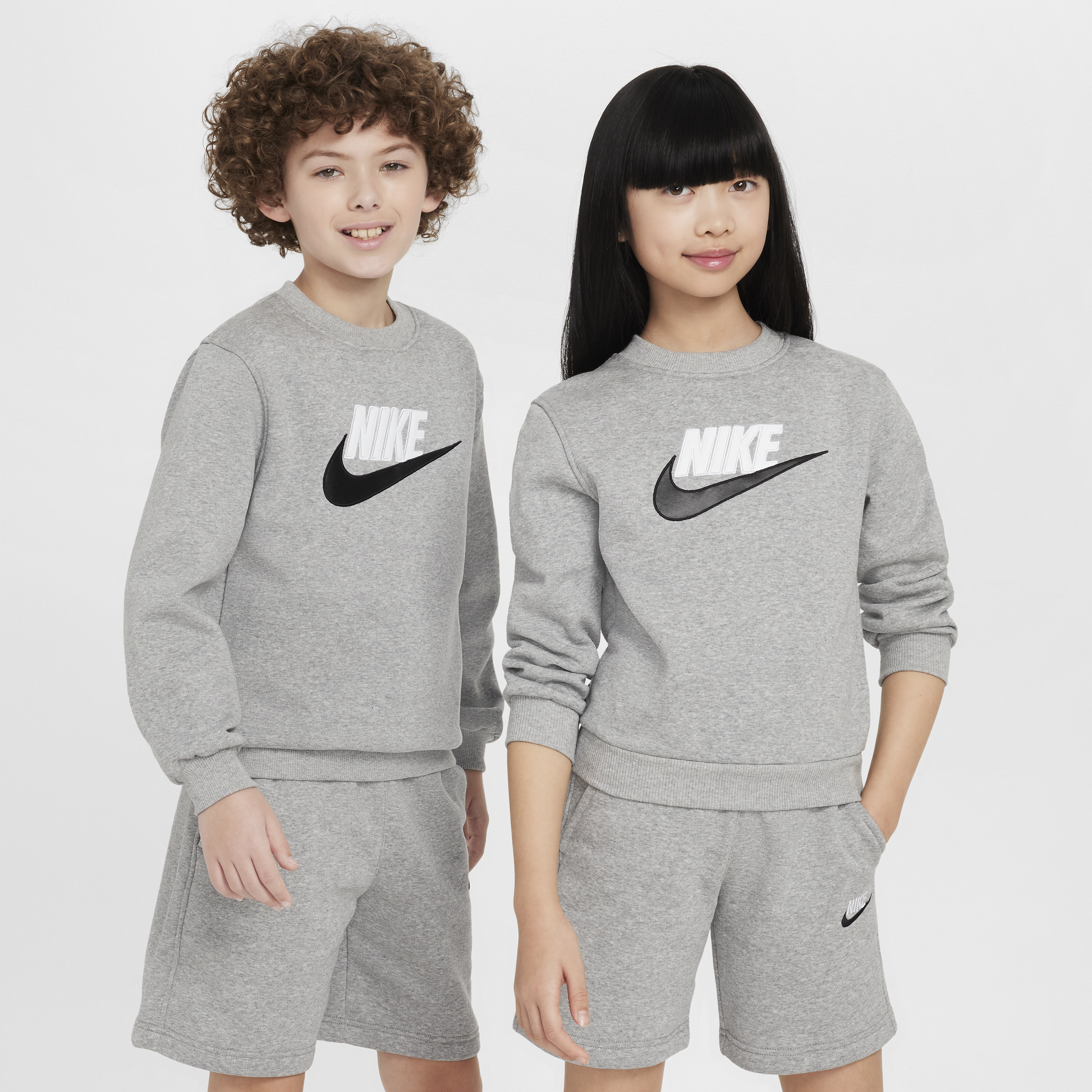 Nike Sportswear Club Fleece trainingspak met shorts voor kids Grijs