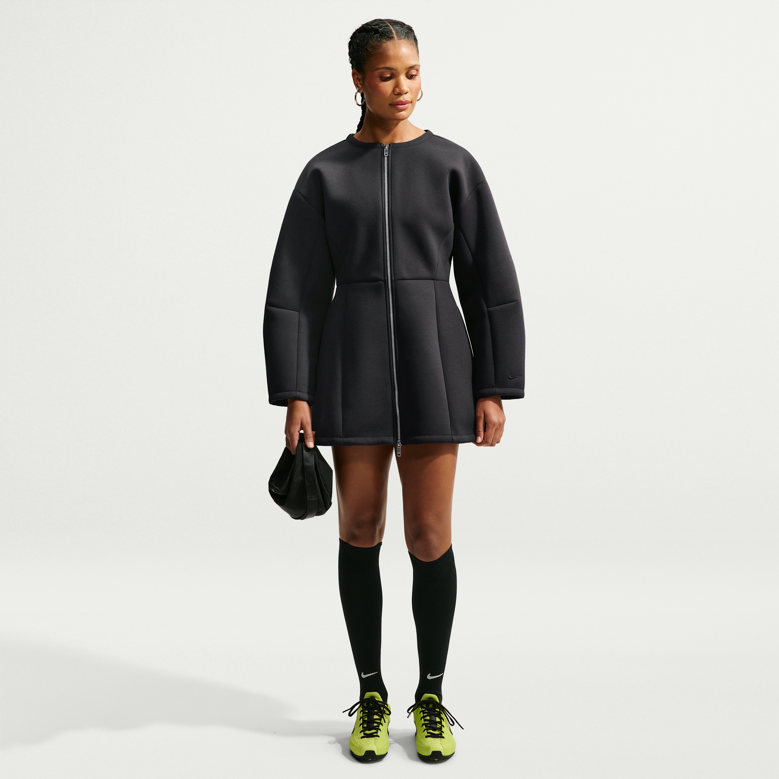 Oversized Nike Pregame Fleece-kjole til kvinder - sort