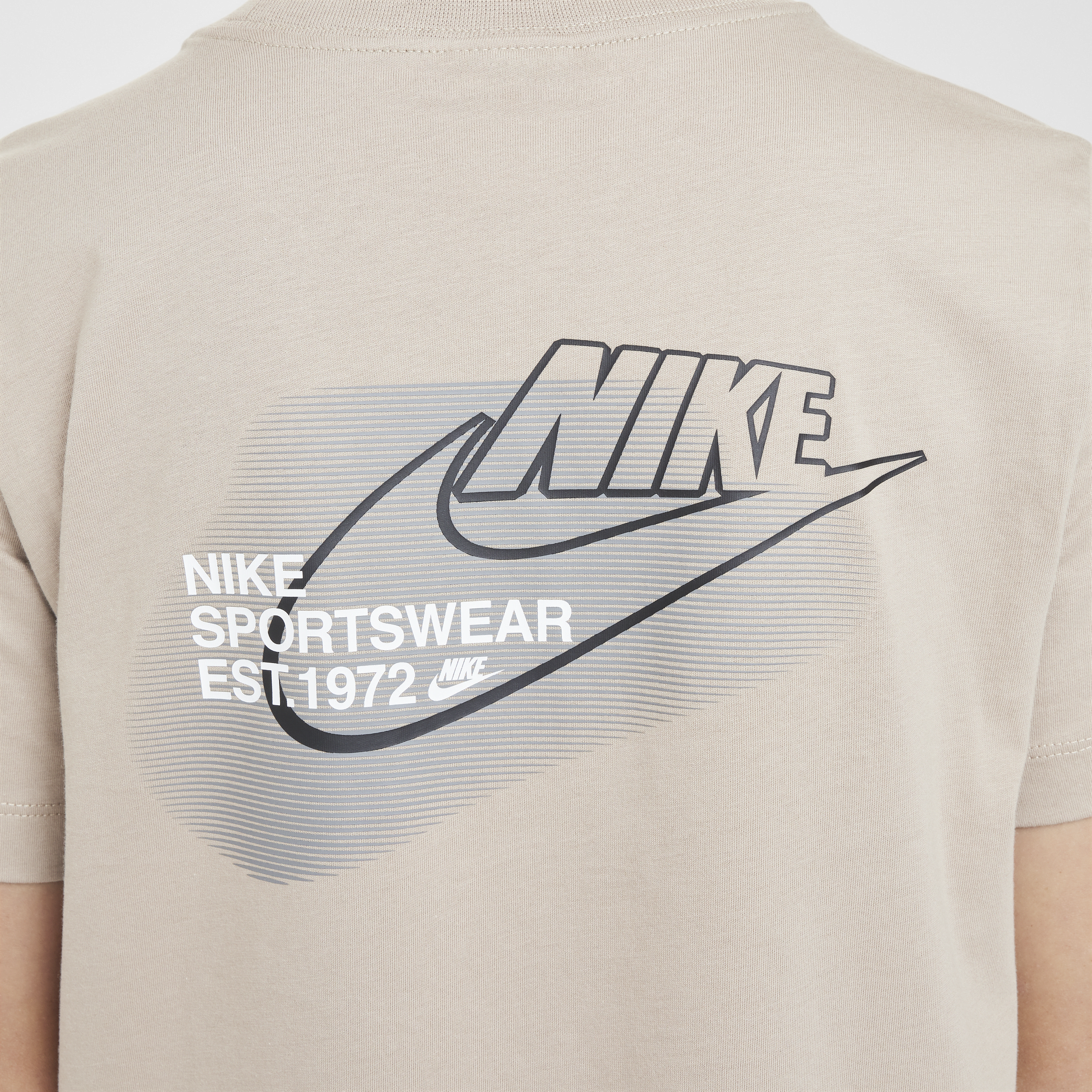 T-shirt à motif Nike Sportswear Standard Issue pour ado (garçon) - Marron