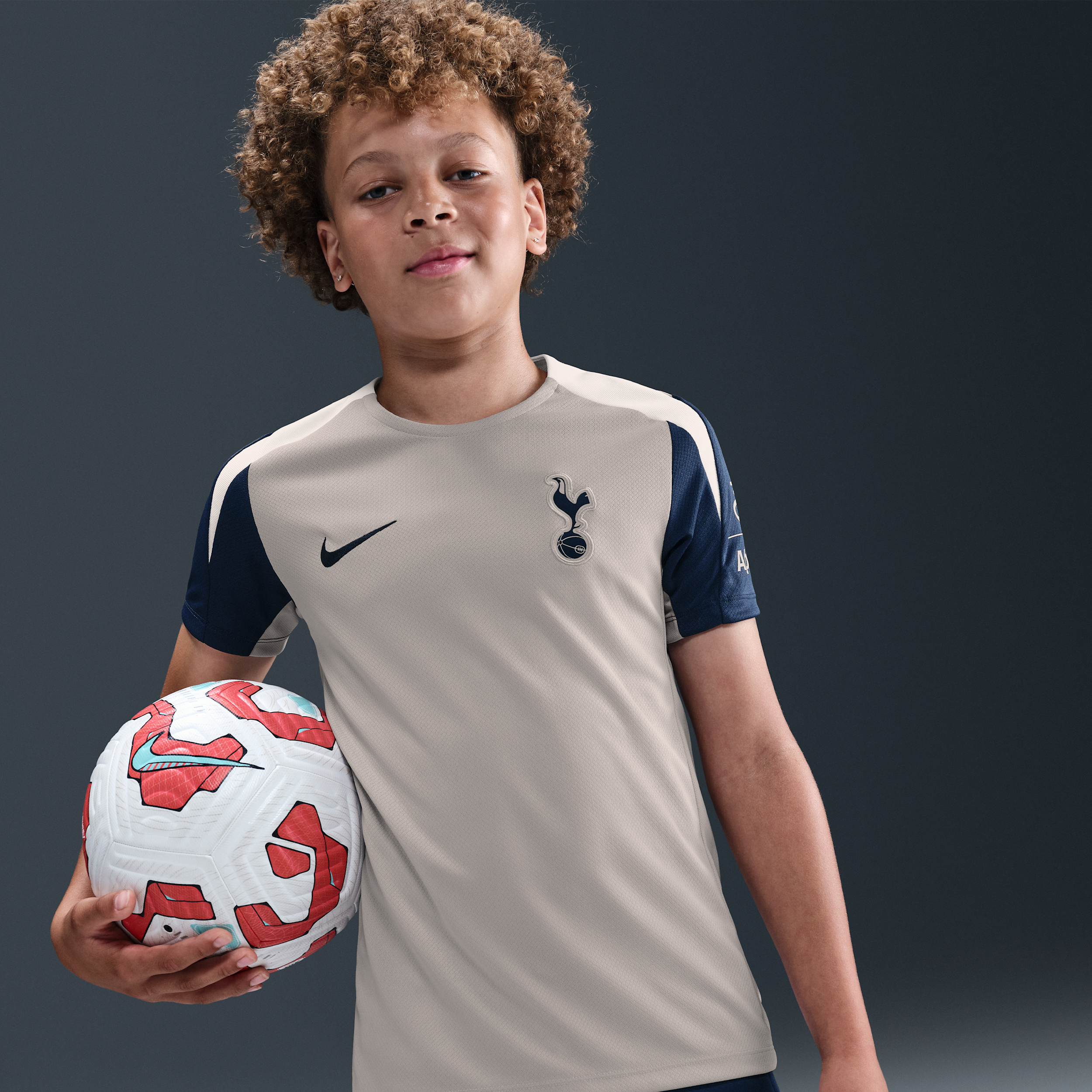 Kortærmet Tottenham Hotspur Strike Nike Dri-FIT-fodboldtrøje til større børn - grå
