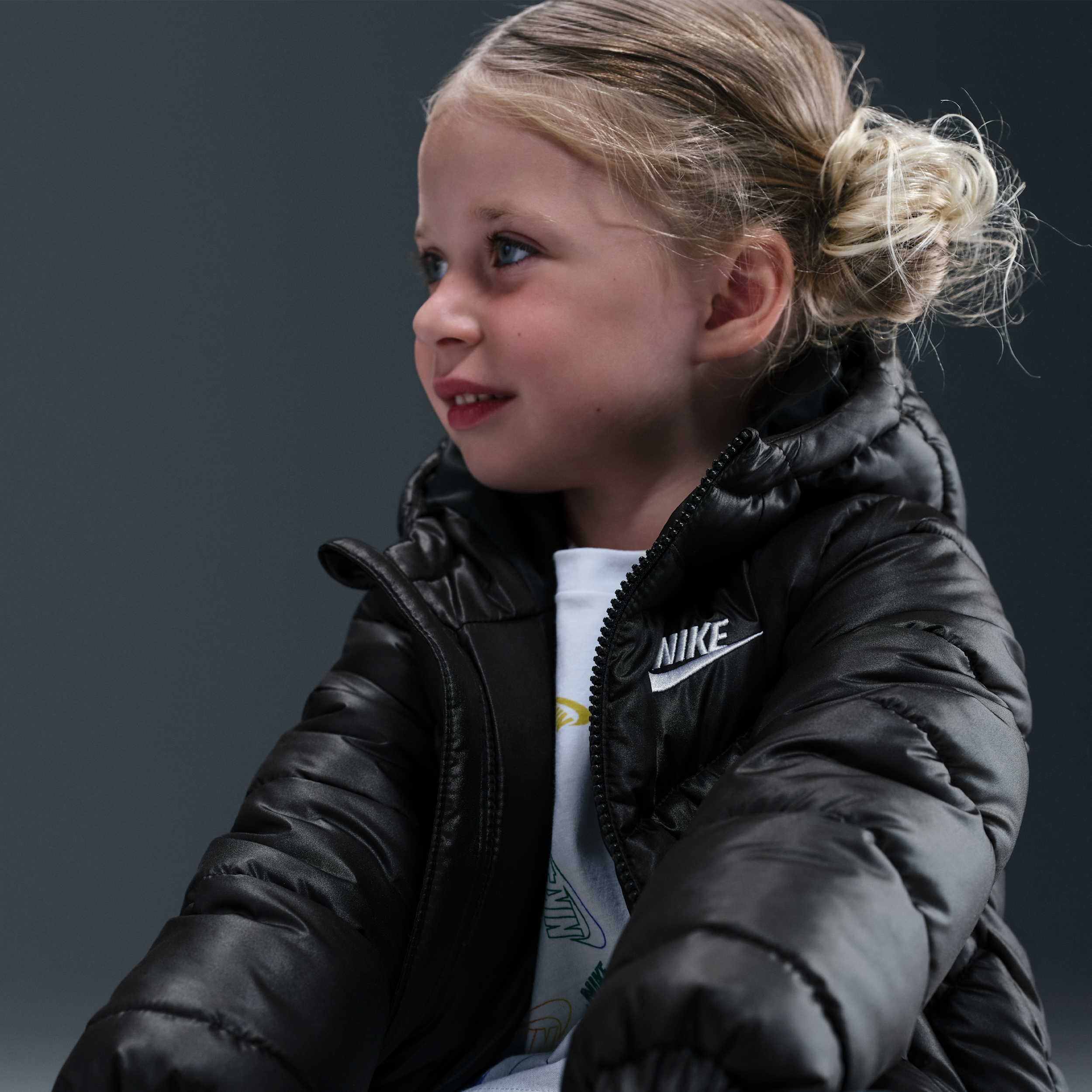 Thumbnail - Nike "All Day Play" Puffer-Jacke (Kleinkinder) - Schwarz