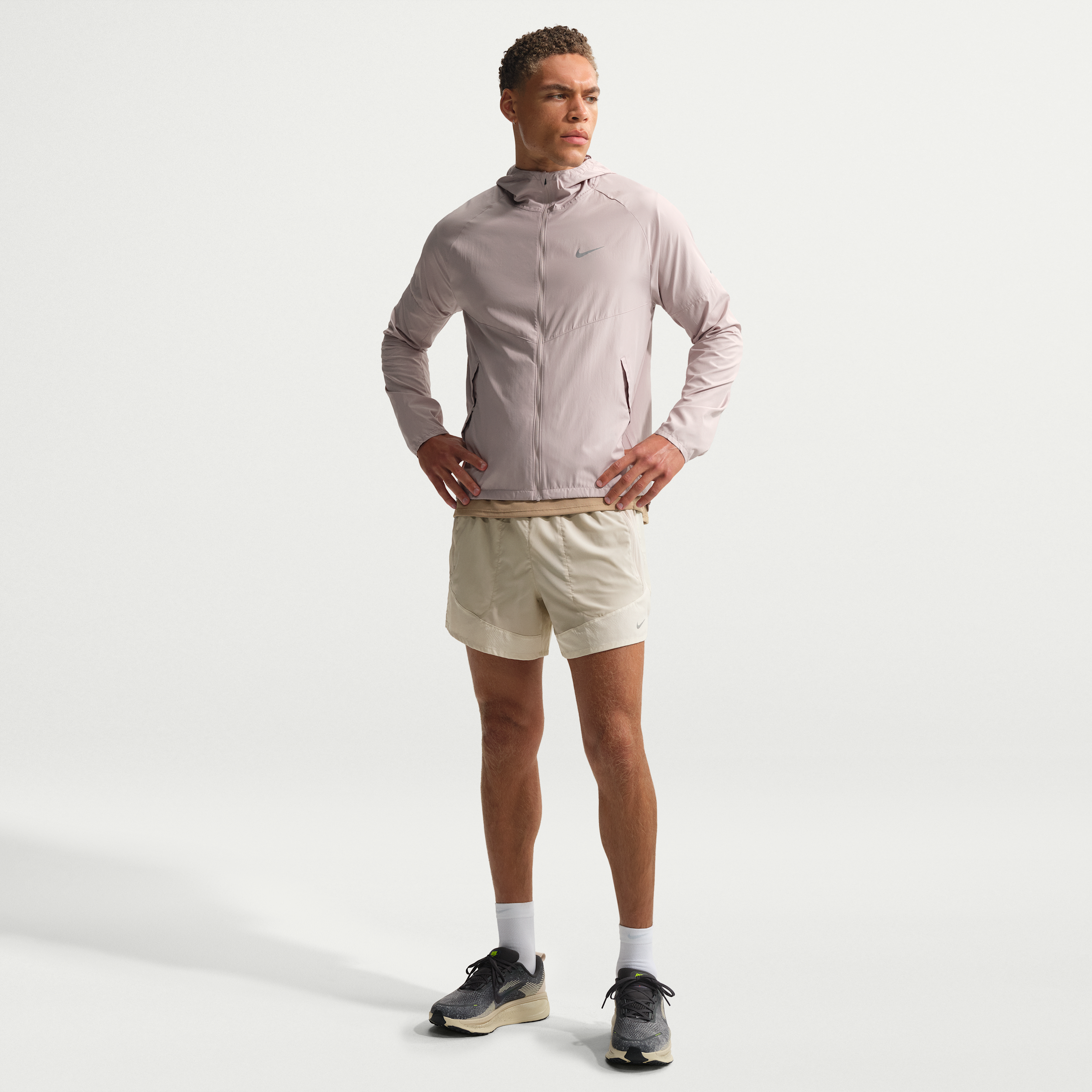 Shorts da running 13 cm con slip foderati Dri-FIT Nike Stride – Uomo - Marrone