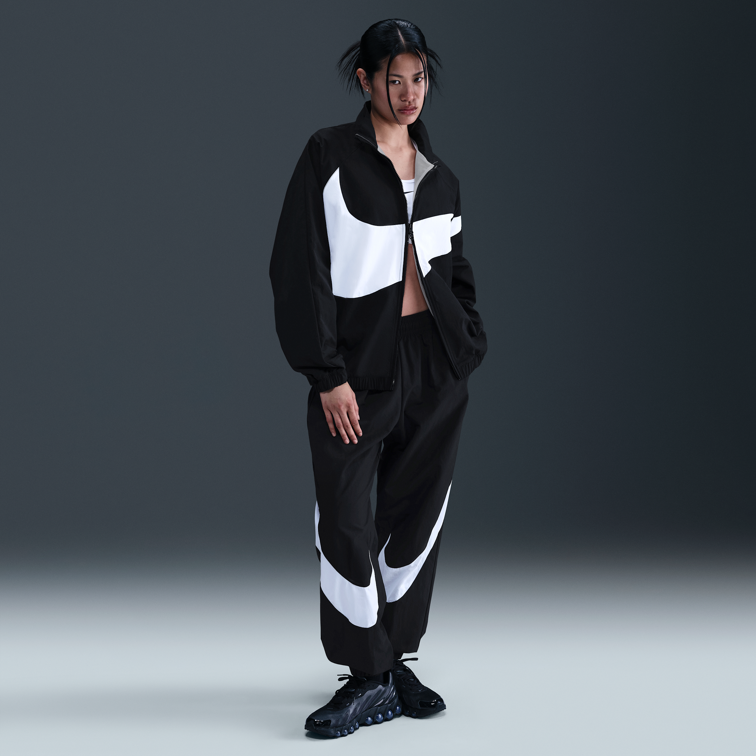 Nike joggingbroek met halfhoge taille voor dames - Zwart