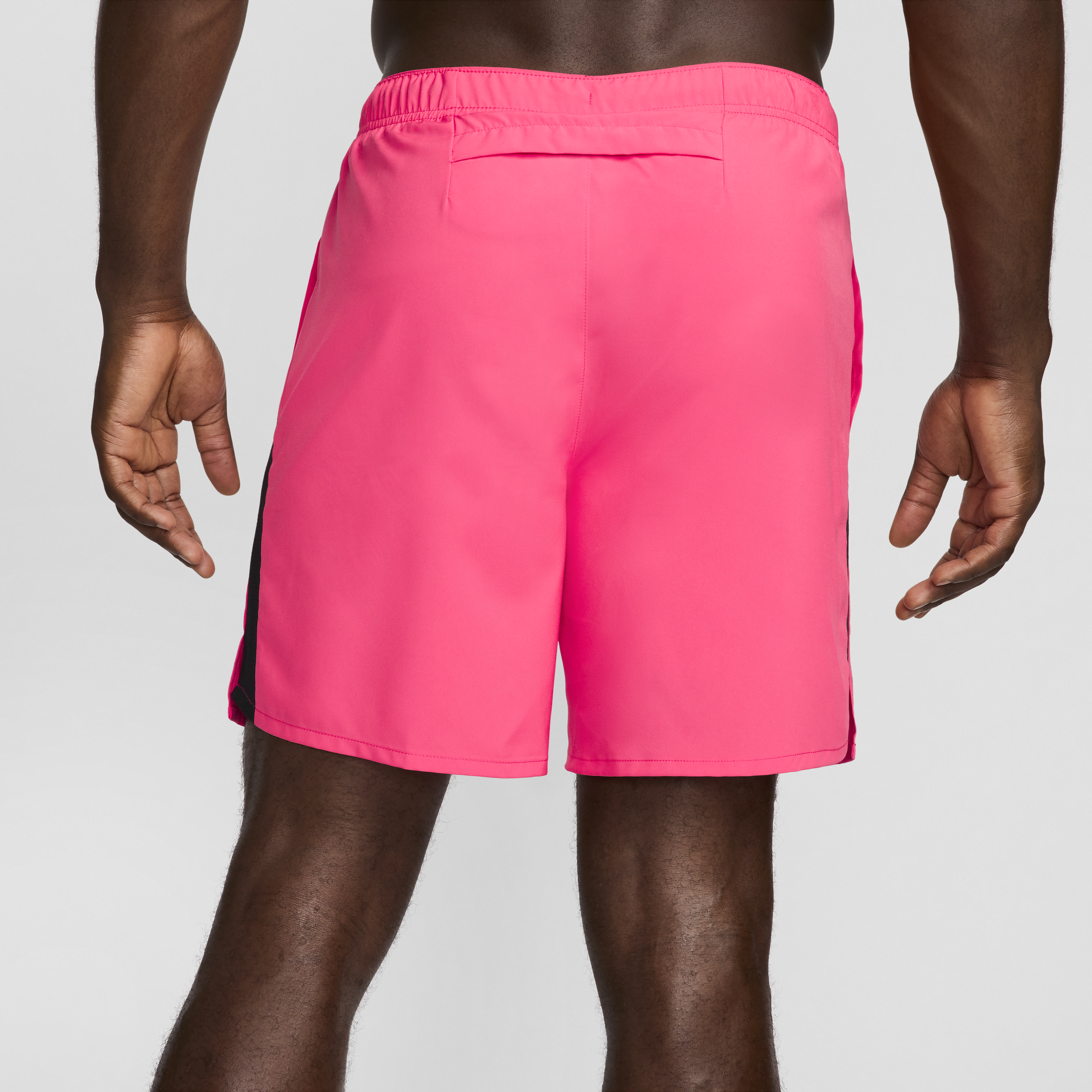 Short de running 2-en-1 18 cm Dri-FIT Nike Challenger pour homme - Rose