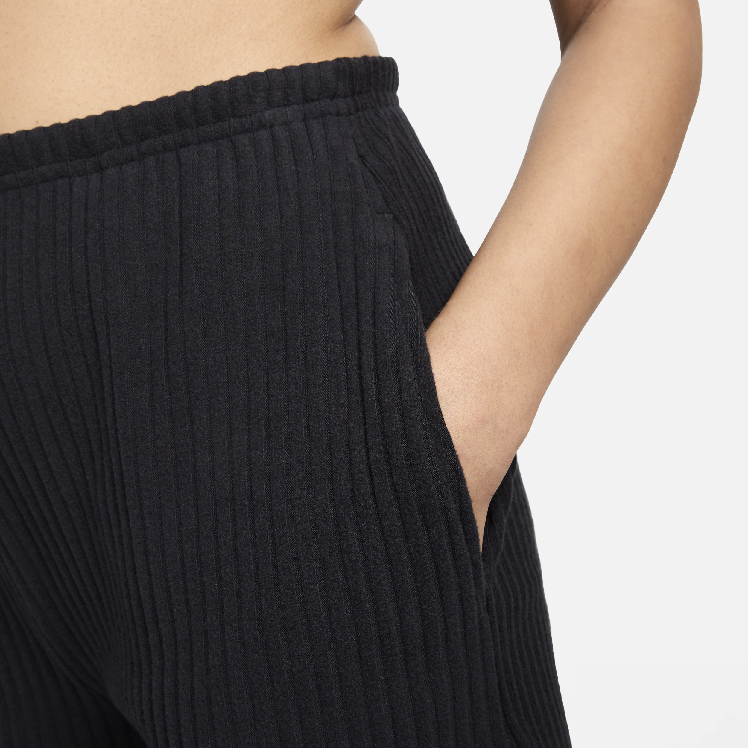 Nike Sportswear Chill Knit geribbelde damesshorts met hoge taille (8 cm) Zwart