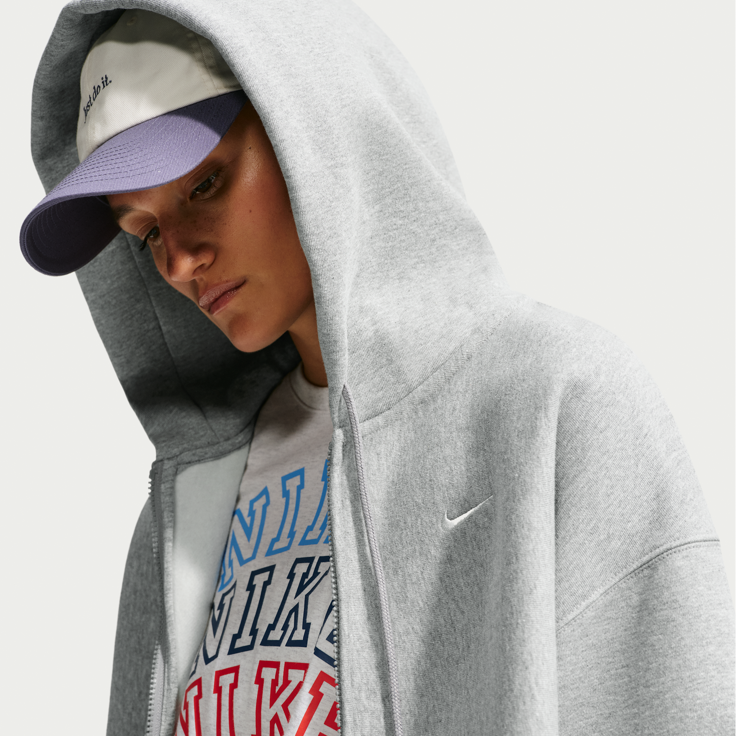 Oversized Nike Studio Fleece-hættetrøje i kraftigt materiale med lynlås i fuld længde til kvinder - grå