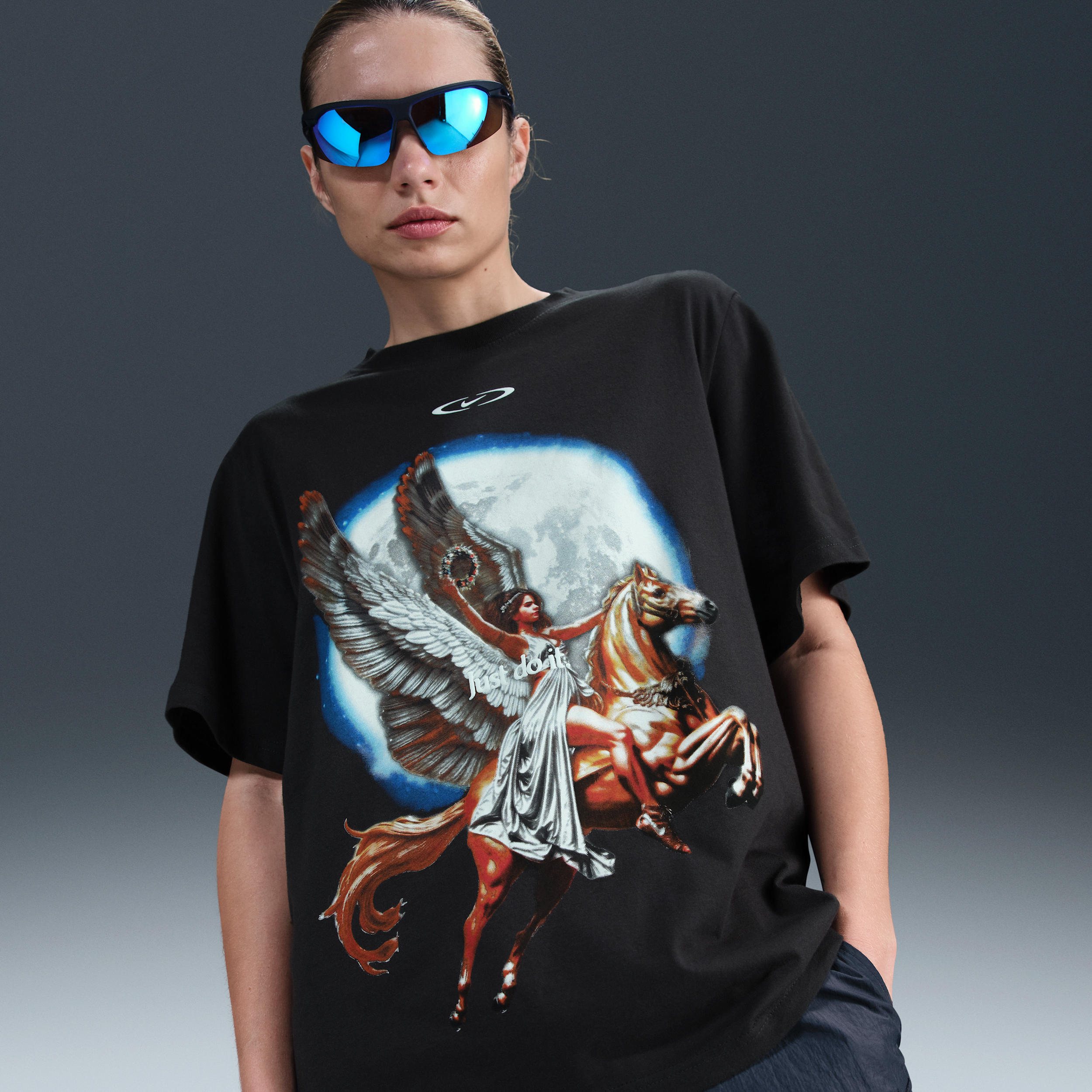 Thumbnail - Nike Sportswear Essential Damen-T-Shirt - Schwarz