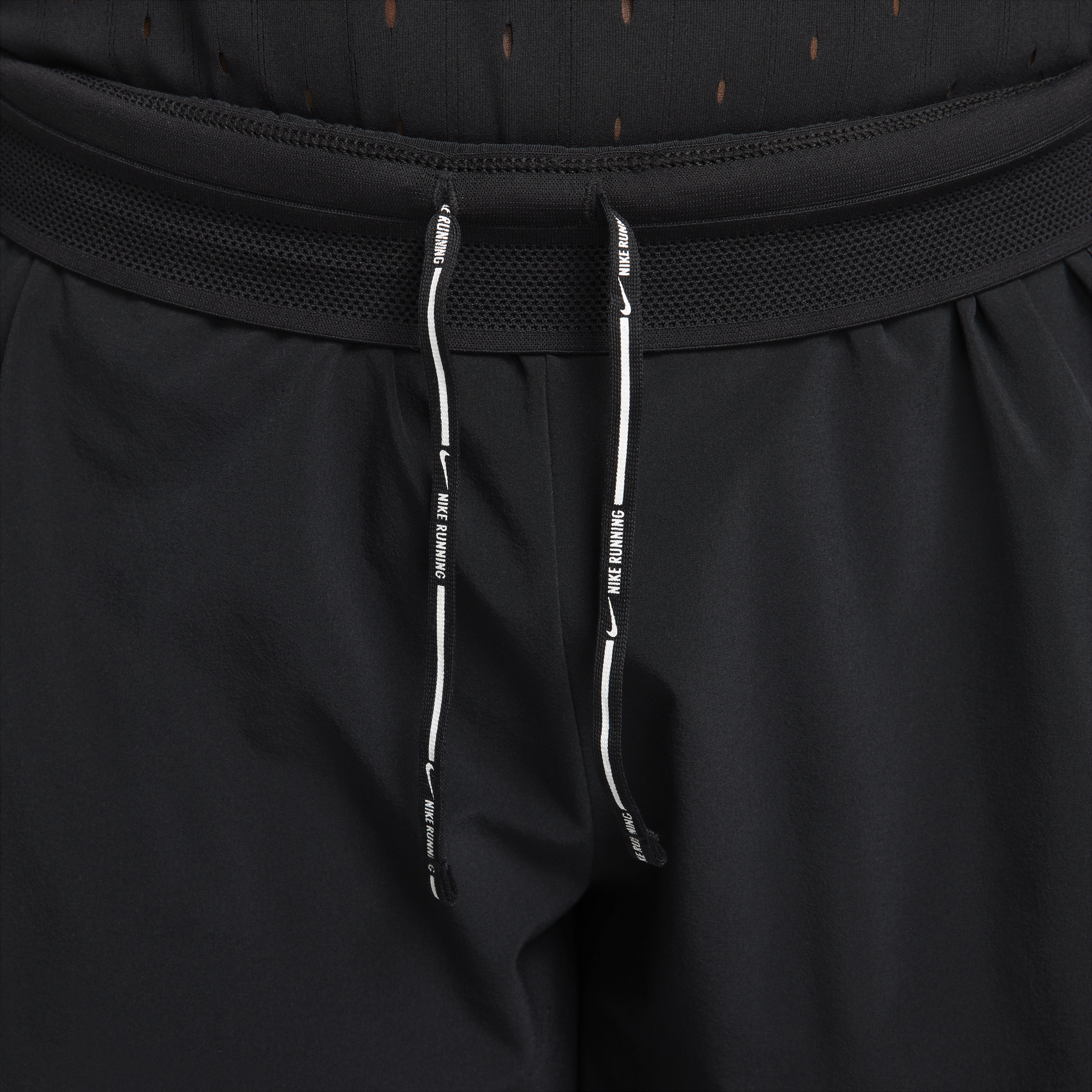 Nike AeroSwift Dri-FIT ADV halfhoge hardloopshorts met binnenbroekje voor dames (8 cm) Zwart