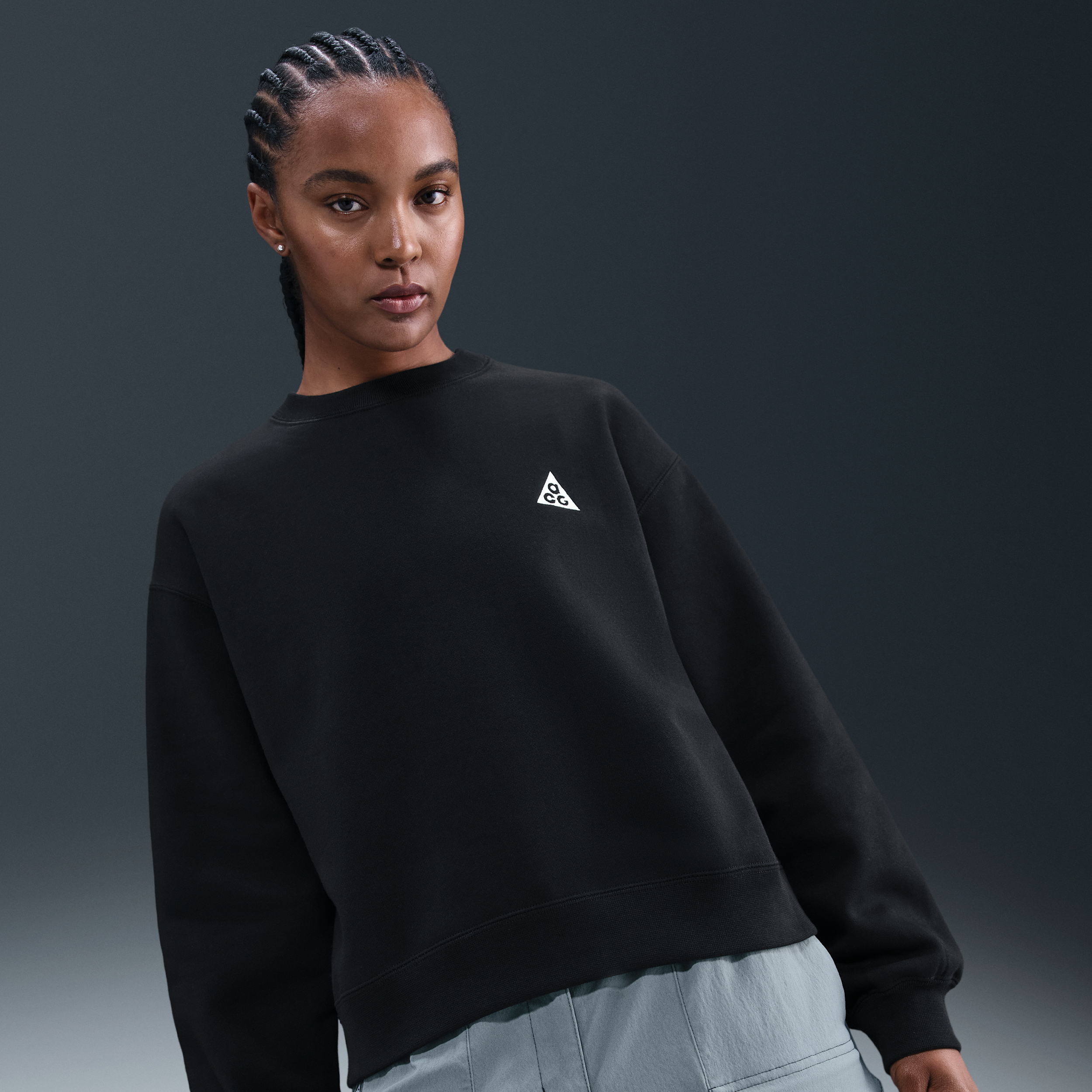 ACG Tuff Fleece Therma-FIT-sweatshirt med rund hals til kvinder - sort