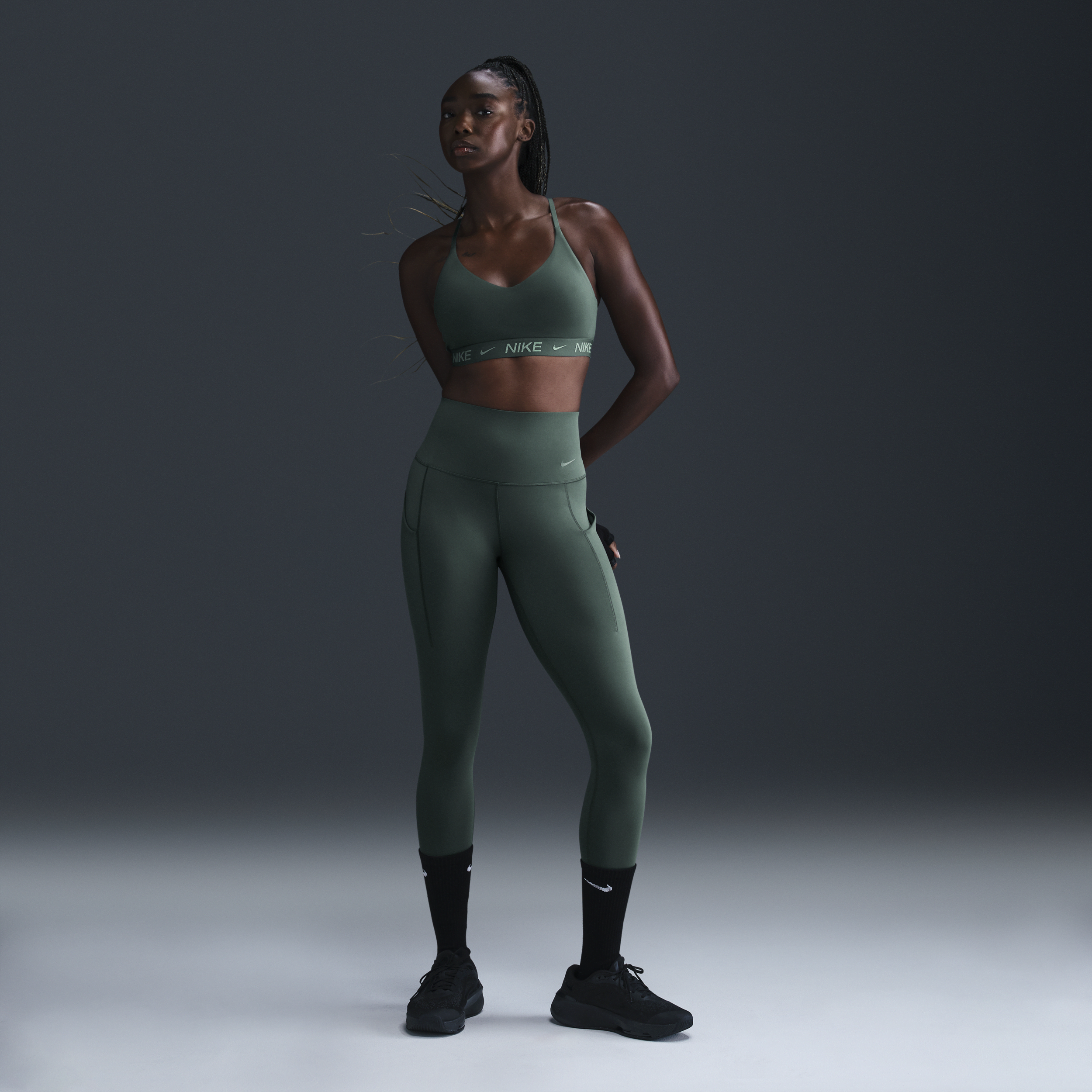 Brassière de sport réglable rembourrée à maintien léger Nike Indy pour femme - Vert