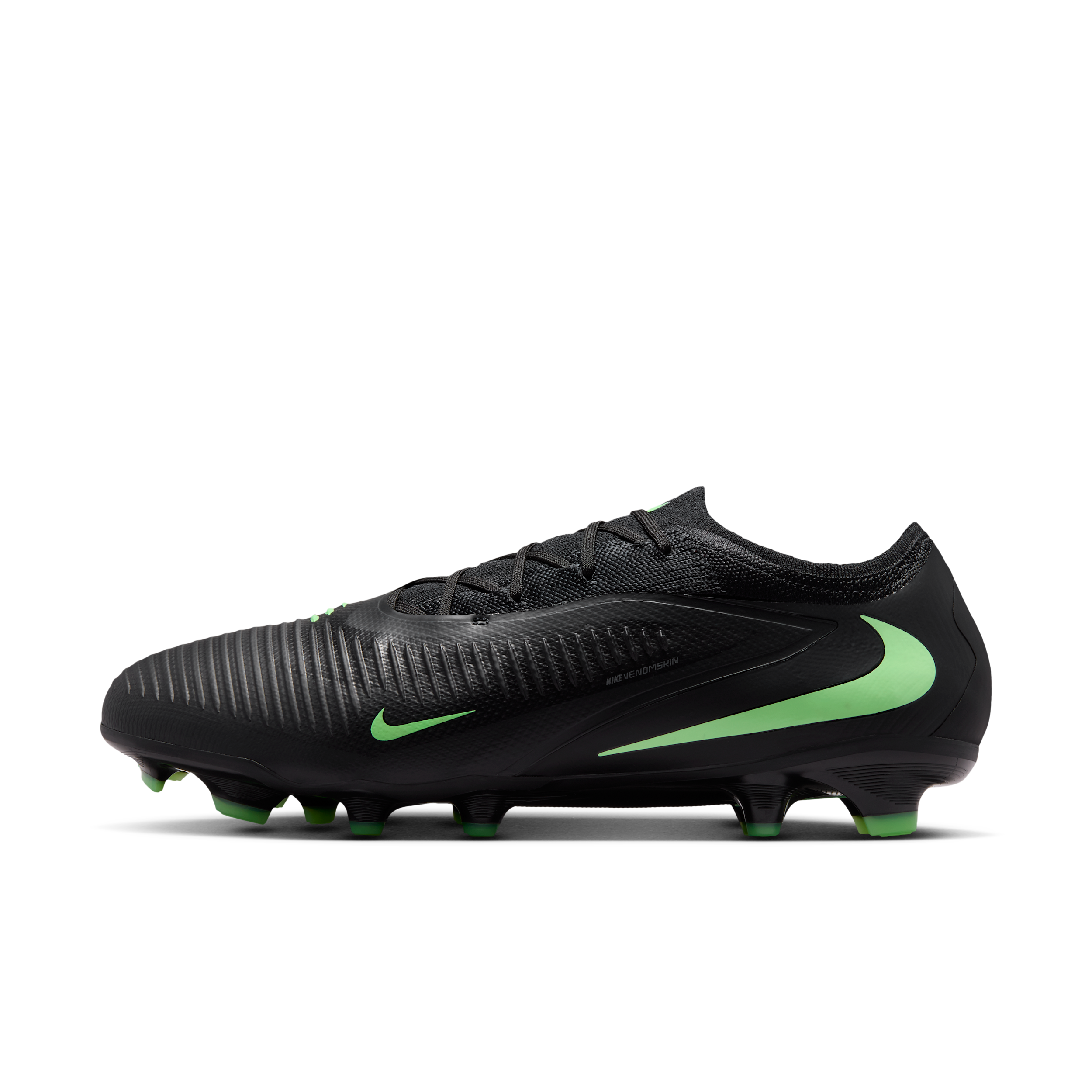 Korki piłkarskie na twardą murawę Nike Phantom 6 Low Pro - Czerń