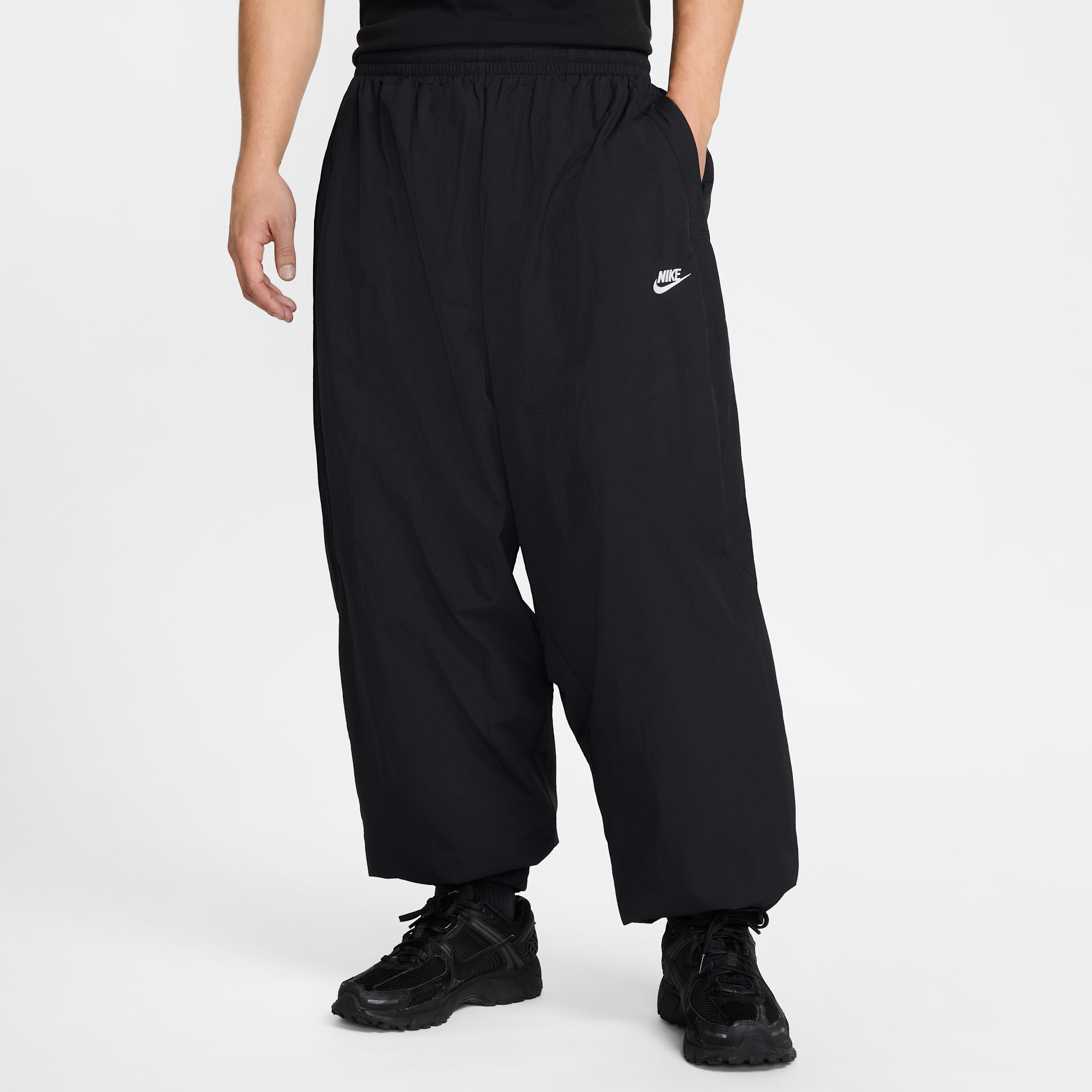 Nike Club Men's Oversized Woven Tracksuit Bottoms - Black
