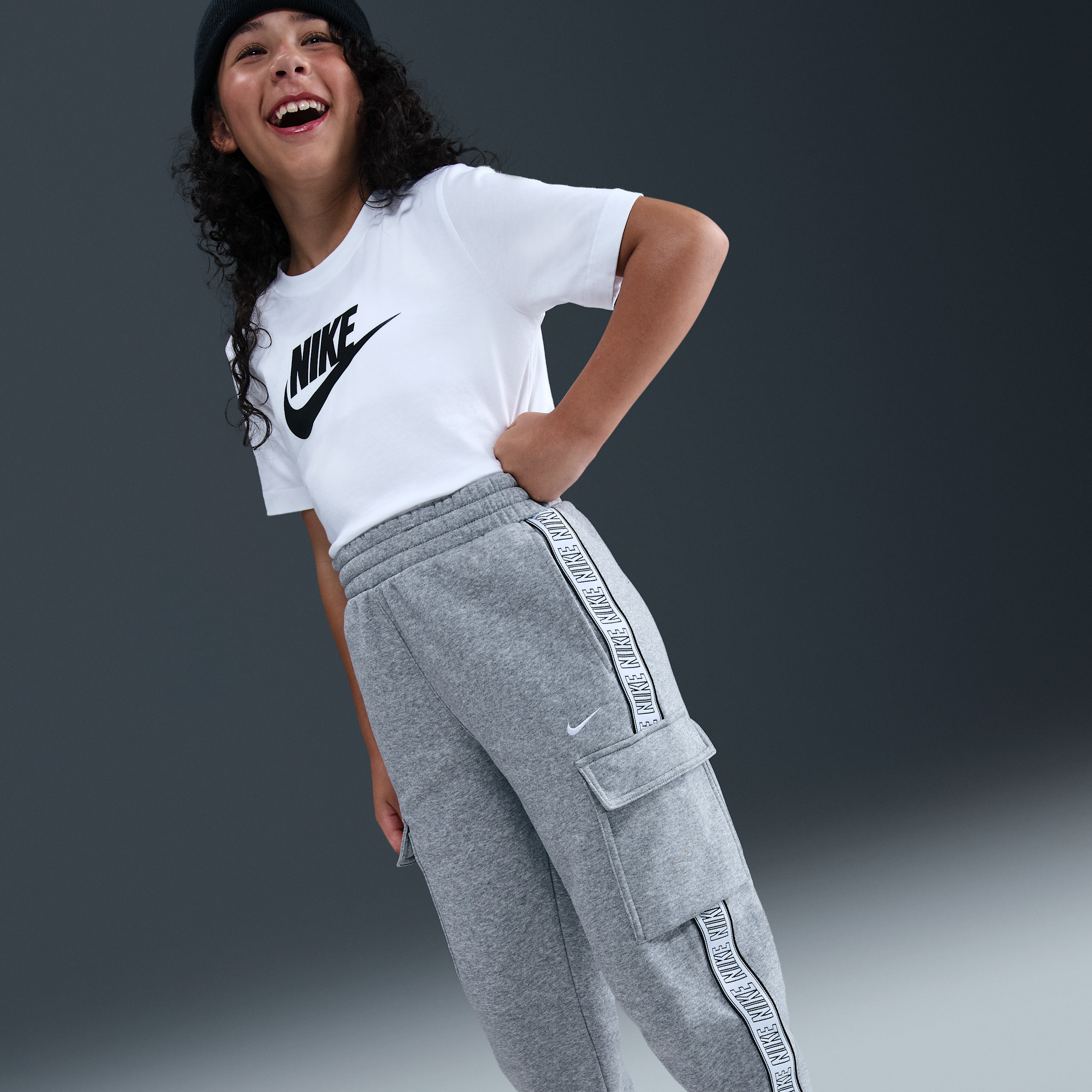 Thumbnail - Nike Sportswear Club Fleece Cargohose für ältere Kinder - Grau