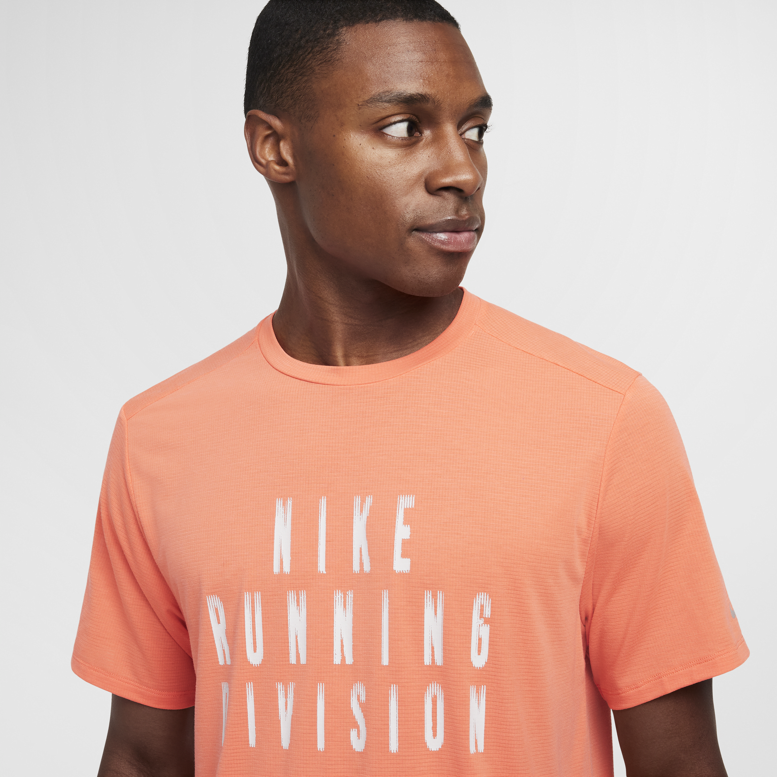 Haut de running Dri-FIT à manches courtes Nike Rise 365 Running Division pour homme - Rose