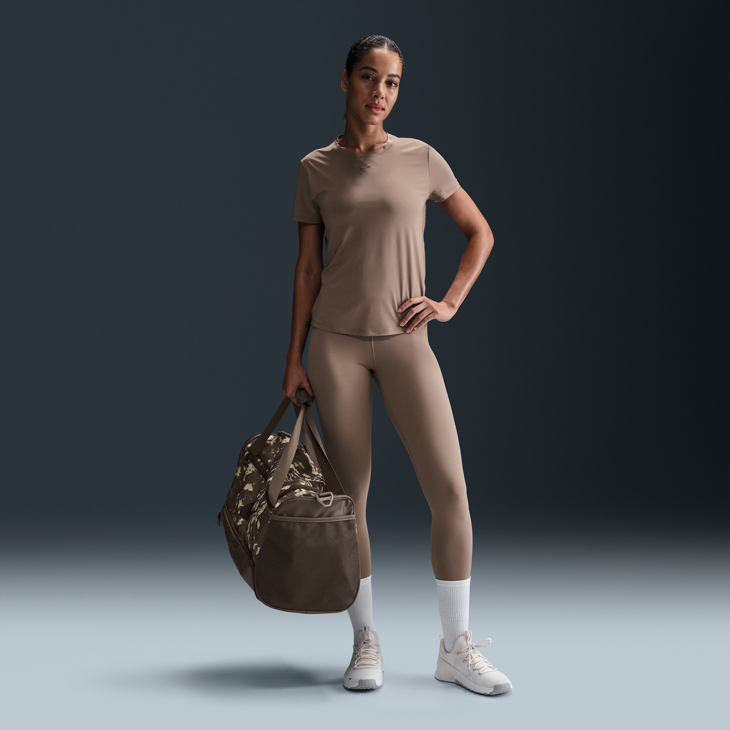 Haut à manches courtes Dri-FIT Nike One Classic pour femme - Marron