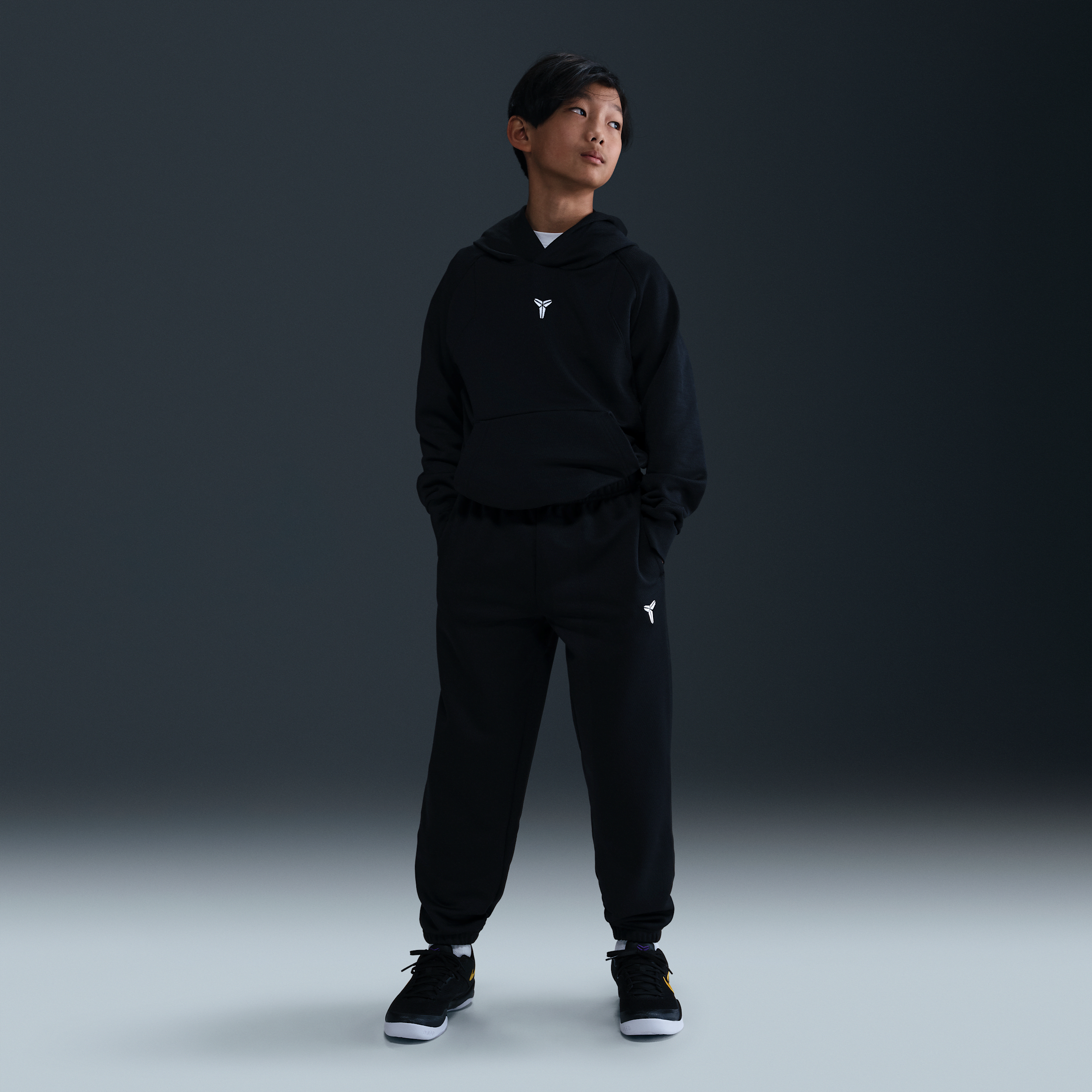 Nike Kobe Older Kids' Therma-FIT Trousers - Black - Polyester - 50% Recycled Polyester