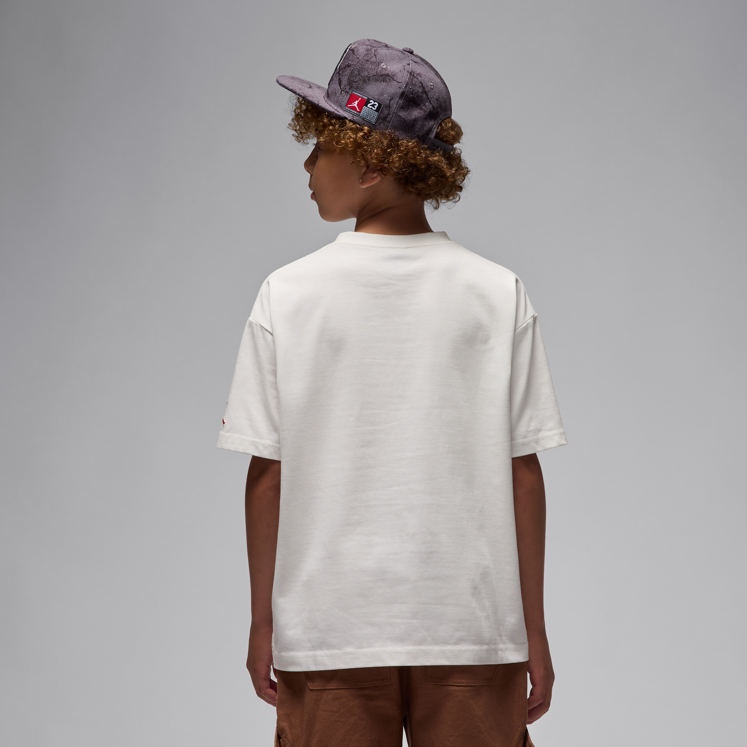 Thumbnail - Jordan Flight Essentials T-Shirt mit Grafik (ältere Kinder) - Weiß