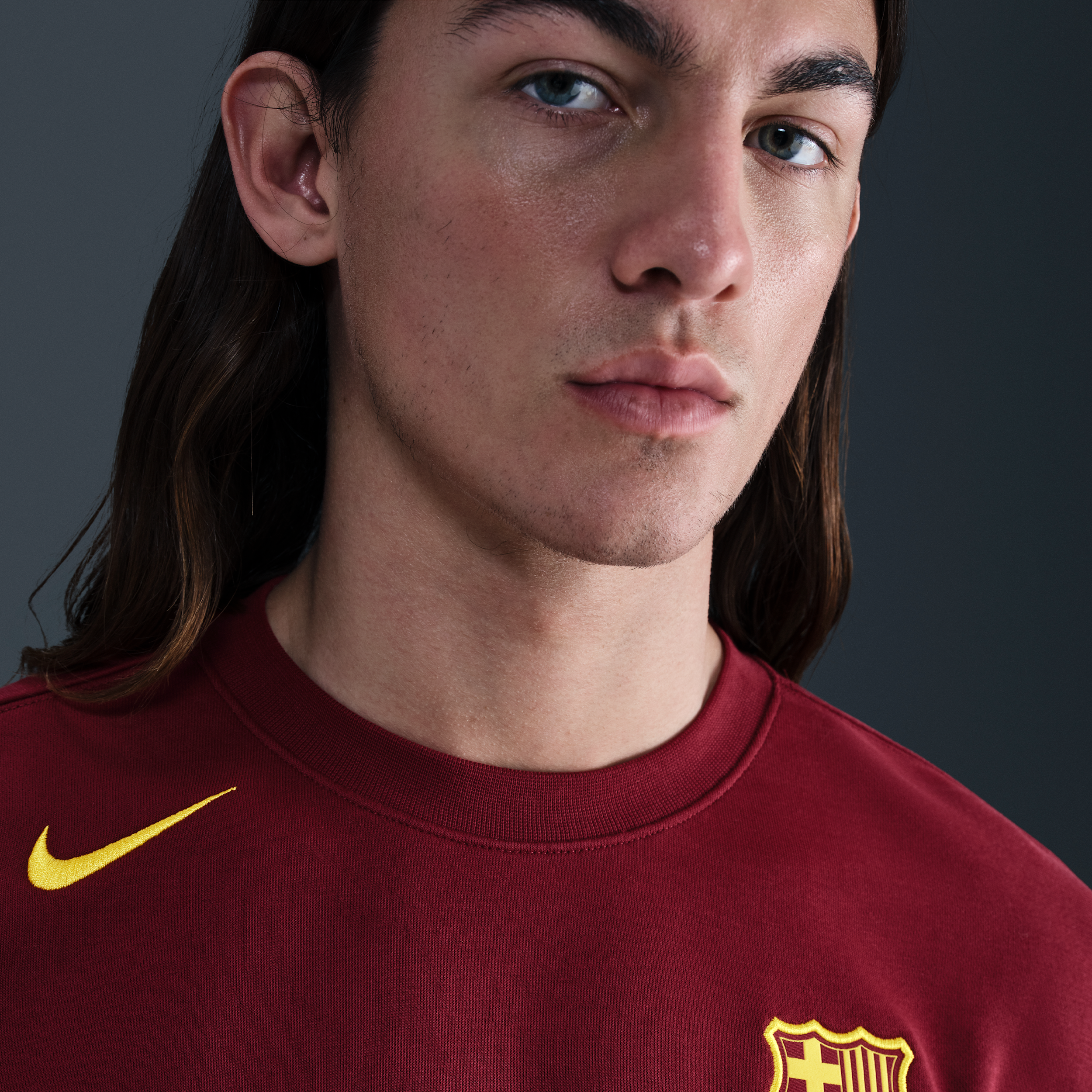 Thumbnail - FC Barcelona Club Fourth Nike Football-Shirt mit Rundhalsausschnitt (Herren) - Rot