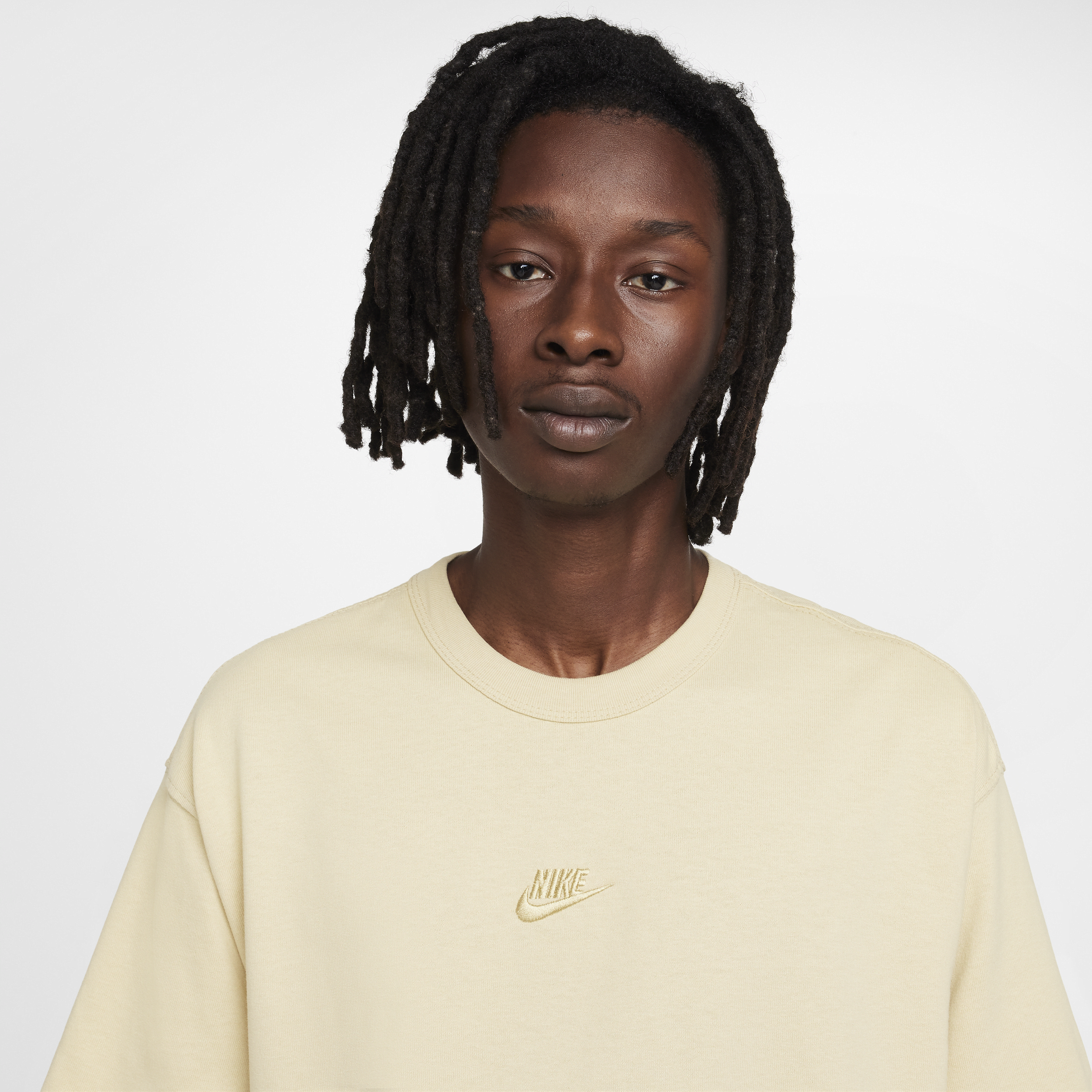 Tee-shirt Nike Sportswear Premium Essentials pour Homme - Marron