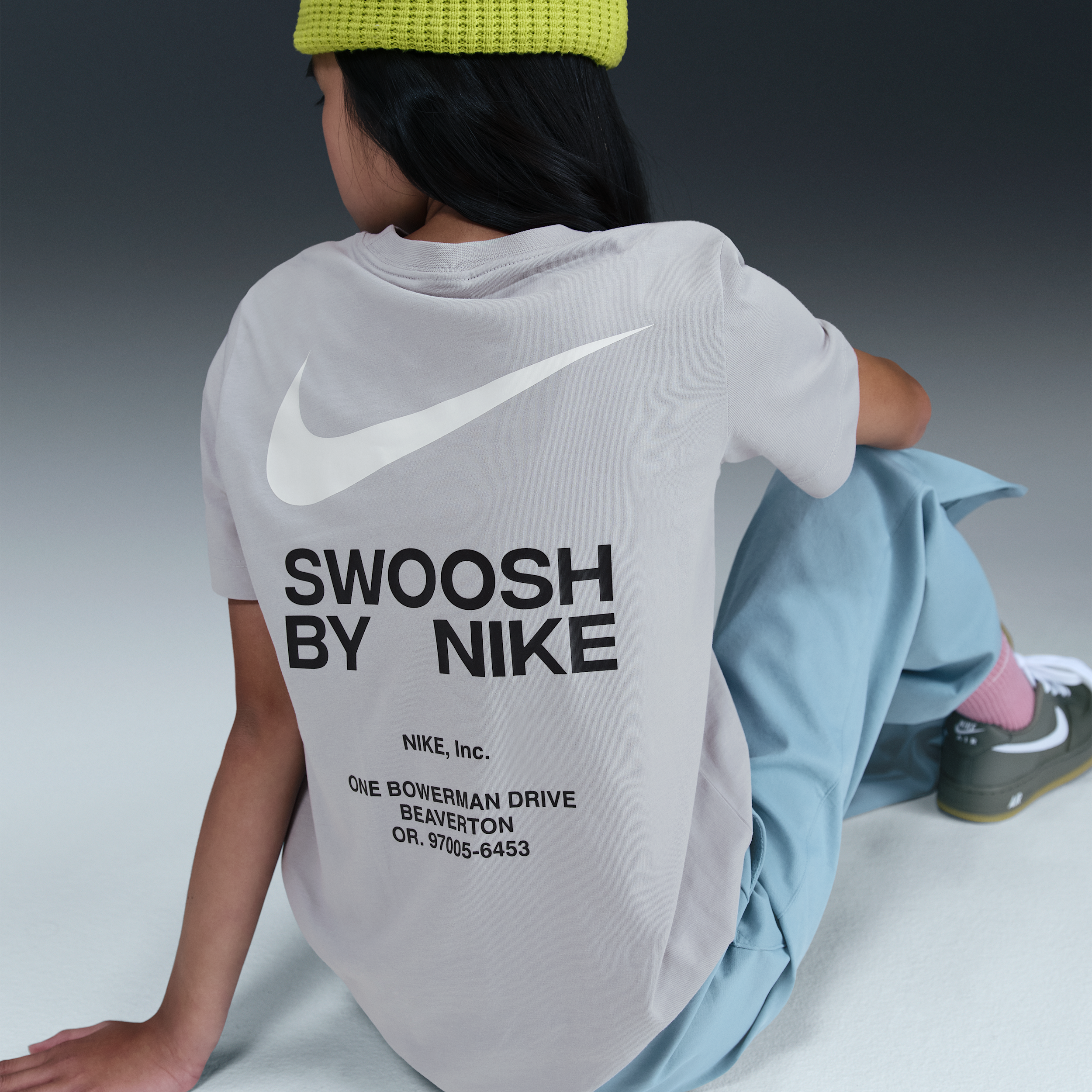 Thumbnail - Nike Sportswear T-Shirt für ältere Kinder (Jungen) - Grau