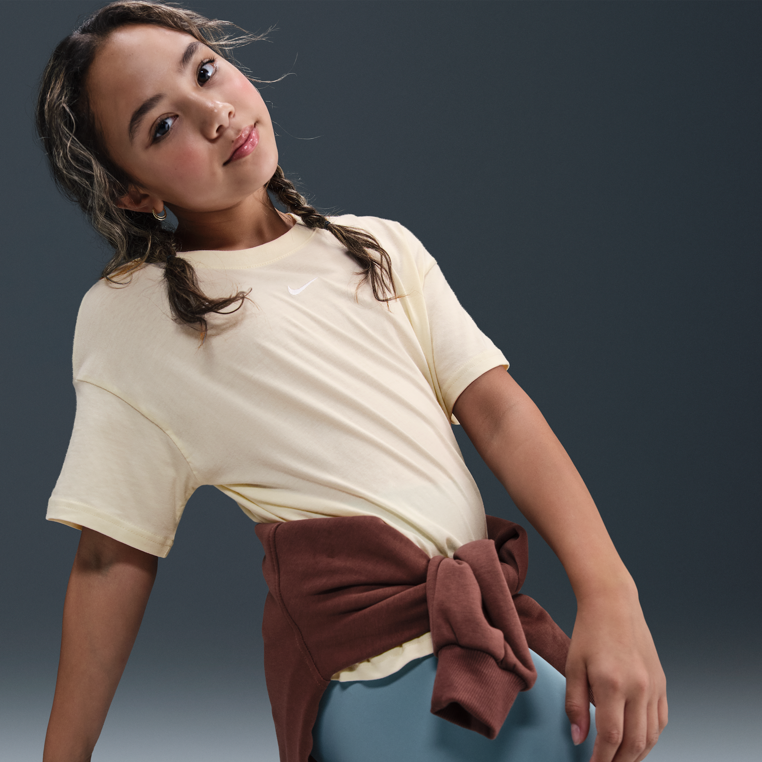Thumbnail - Nike Sportswear Essential T-Shirt (ältere Kinder, Mädchen) - Braun