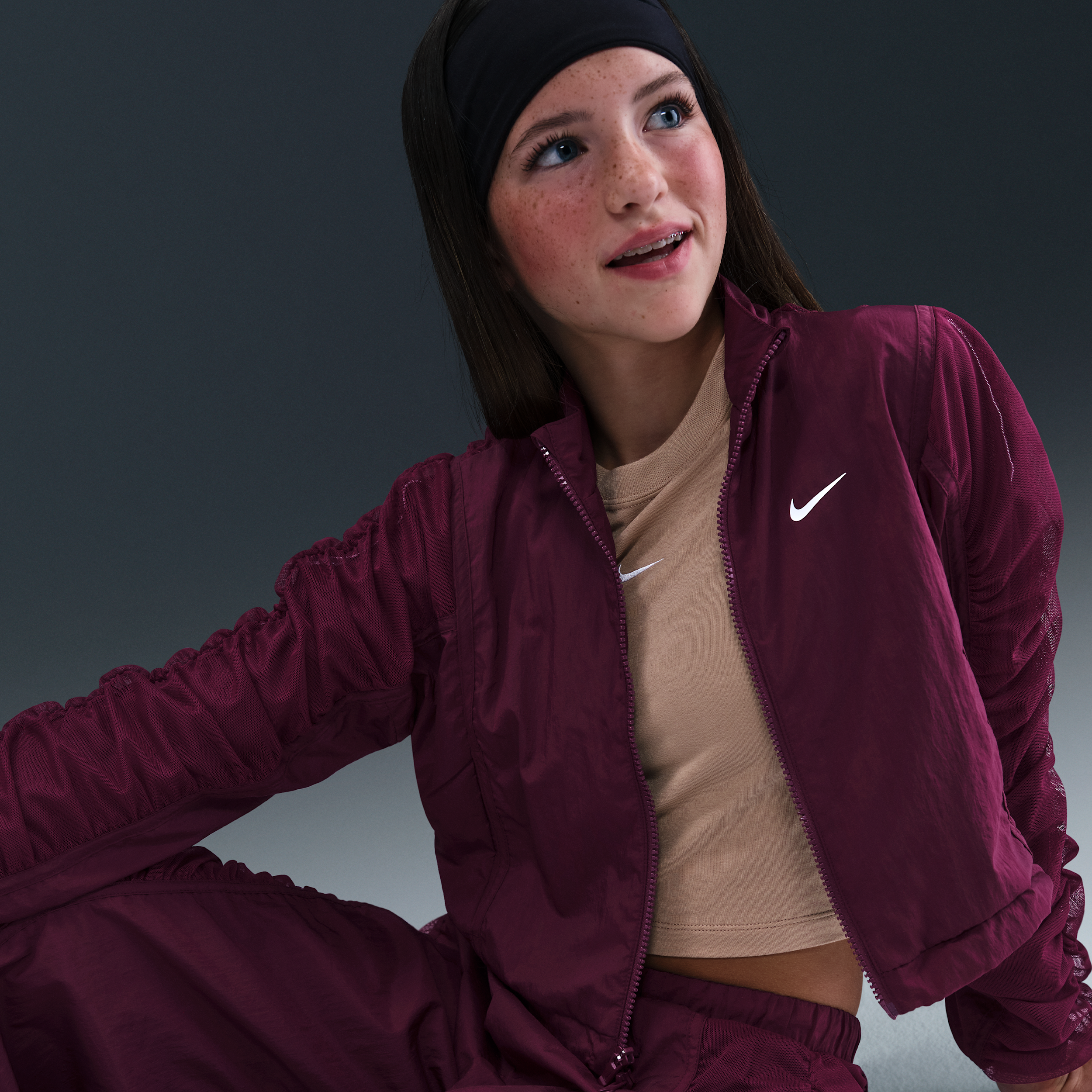 Thumbnail - Nike Webjacke (Mädchen) - Rot