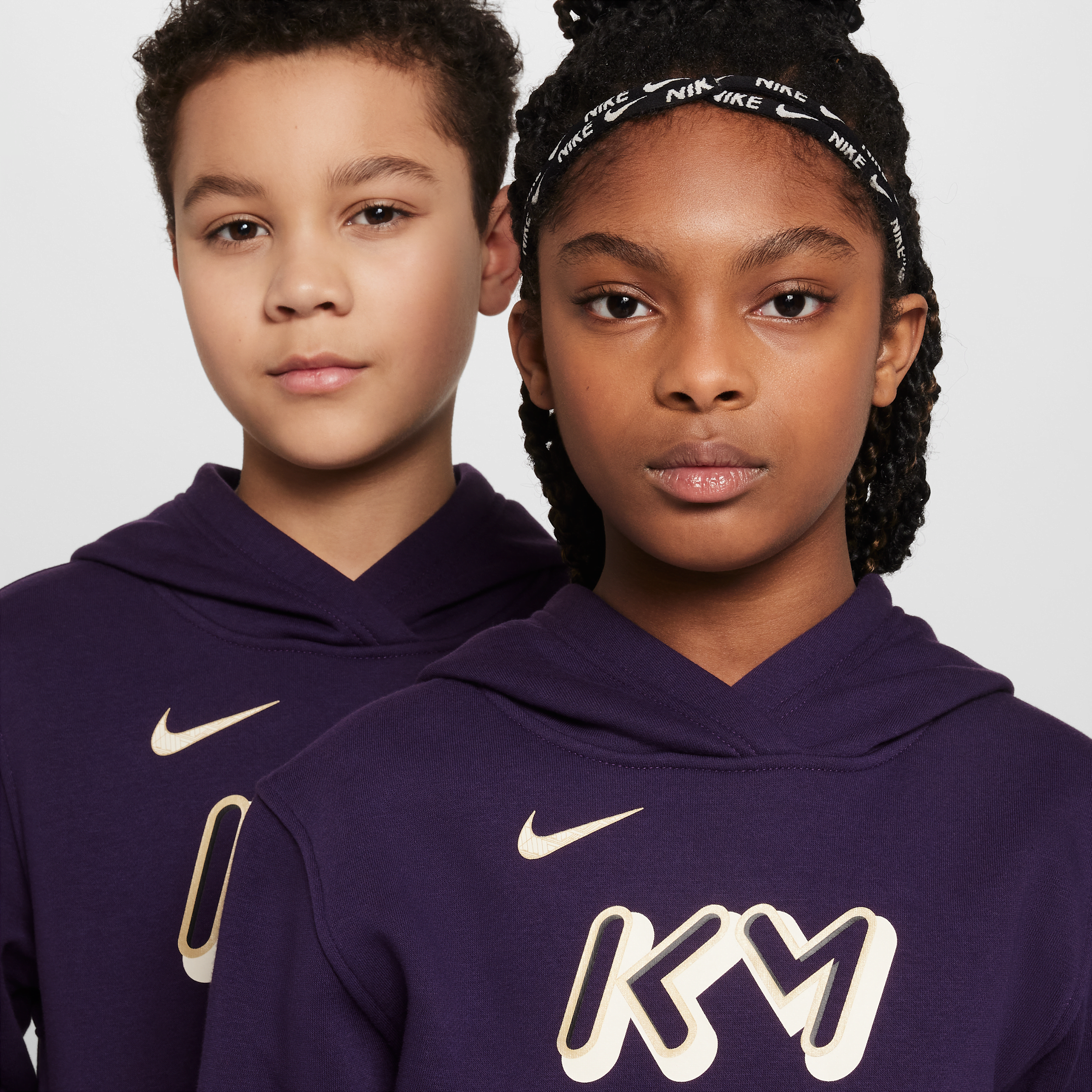 Thumbnail - Kylian Mbappé Club Fleece Fußball-Hoodie (ältere Kinder) - Lila
