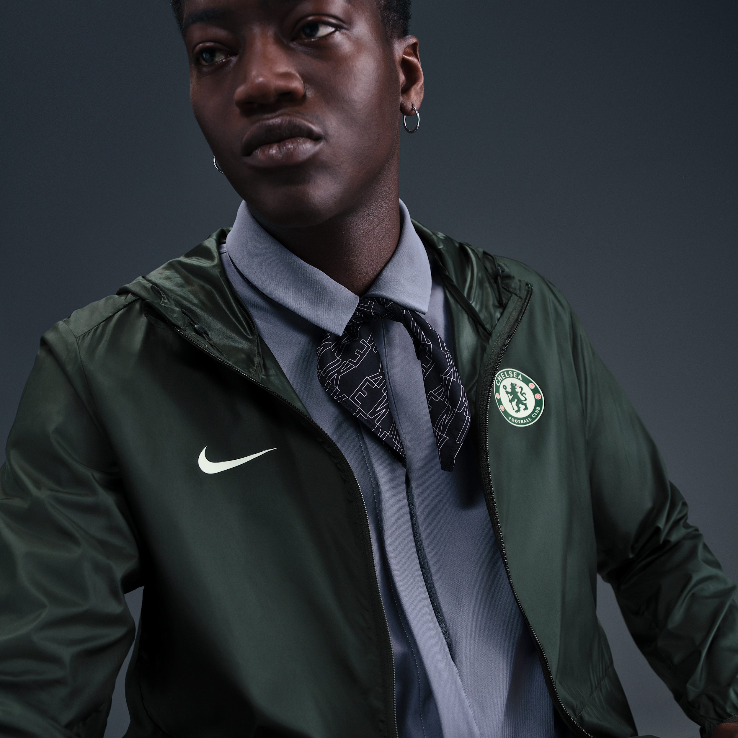 Thumbnail - FC Chelsea Academy Pro Nike Football Regenjacke mit Kapuze (Herren) - Grün