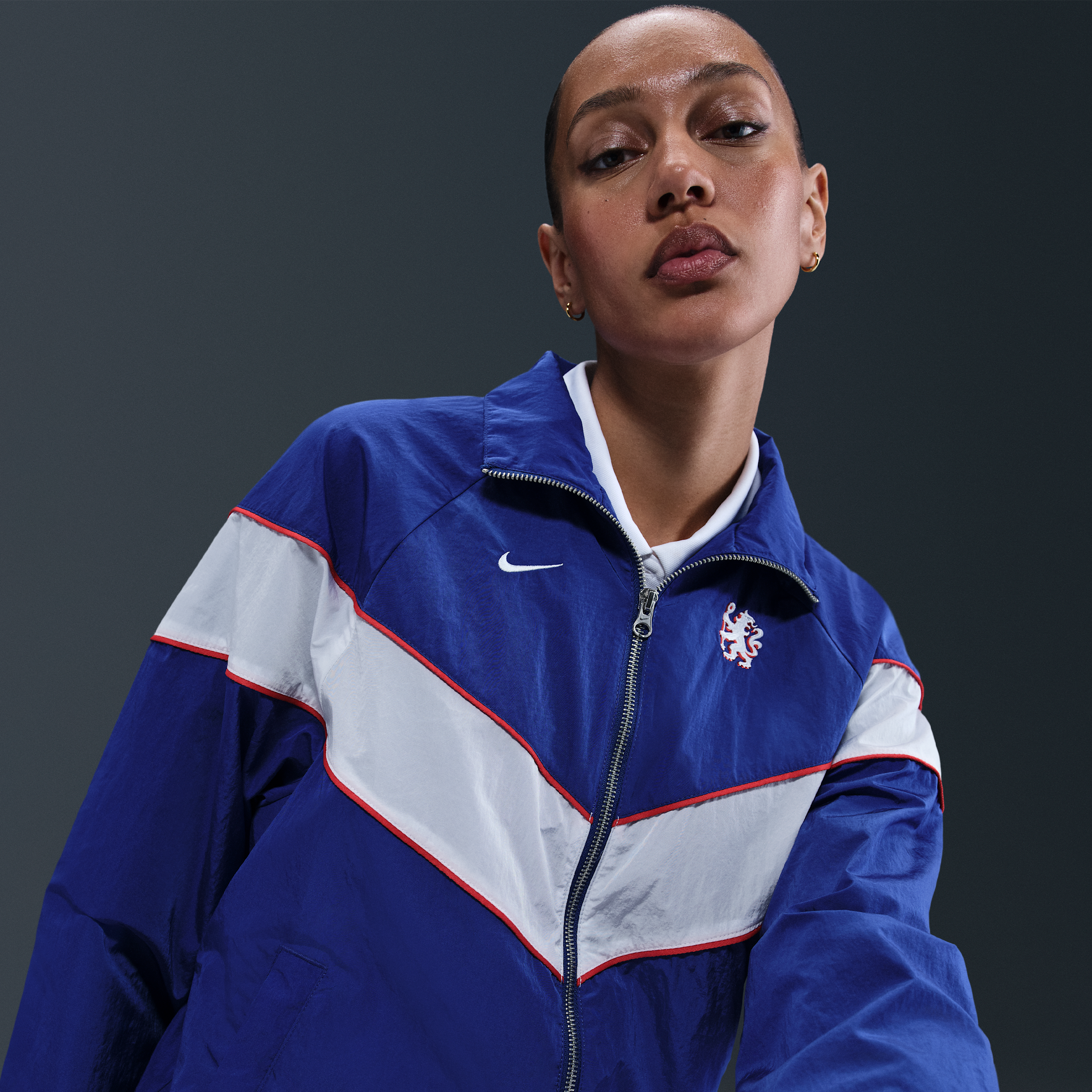 Thumbnail - FC Chelsea Windrunner Nike Fußballjacke aus Webmaterial mit durchgehendem Reißverschluss und UV-Schutz (Damen) - Blau