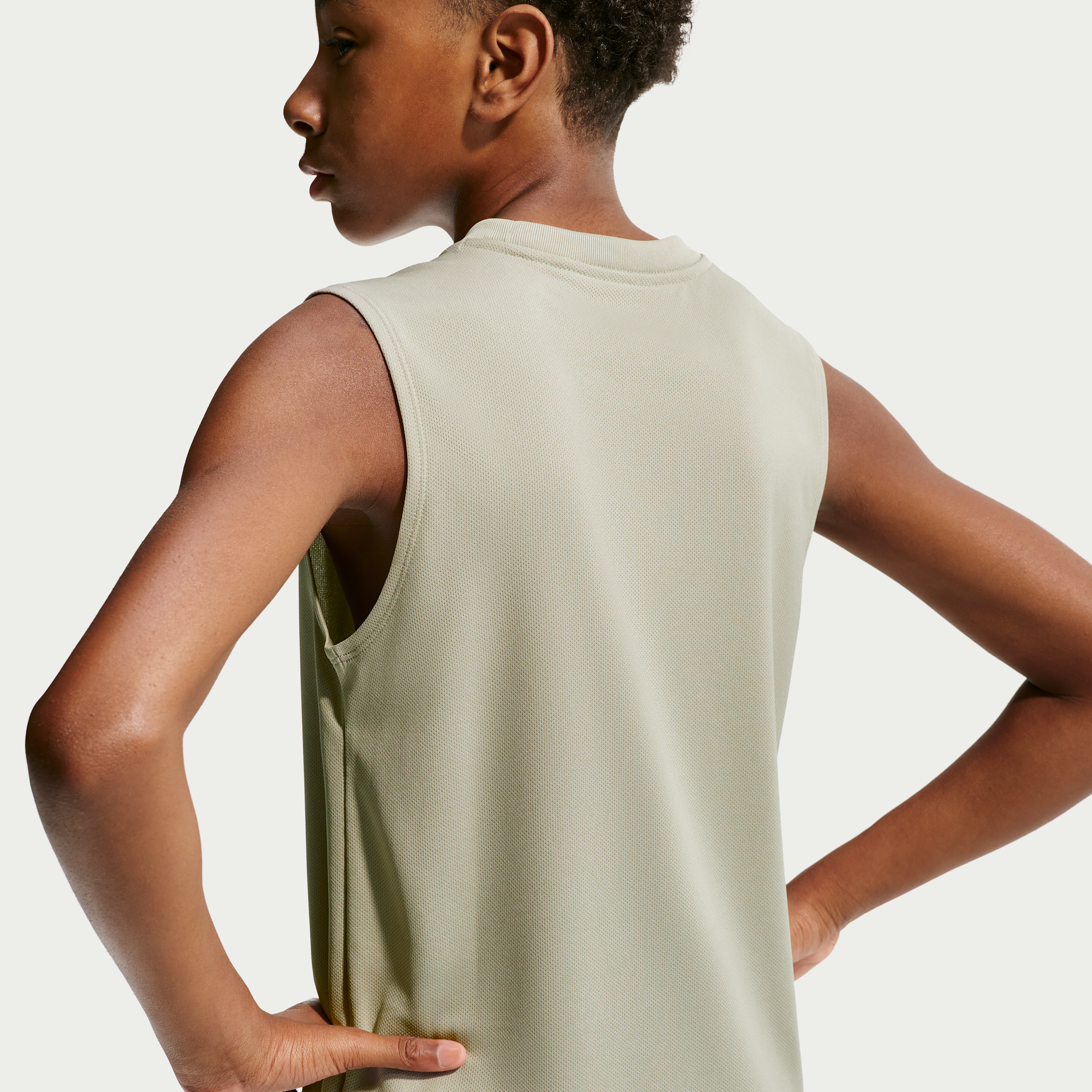 Thumbnail - Nike Multi ärmelloses Dri-FIT-Shirt (ältere Kinder, Jungen) - Grün