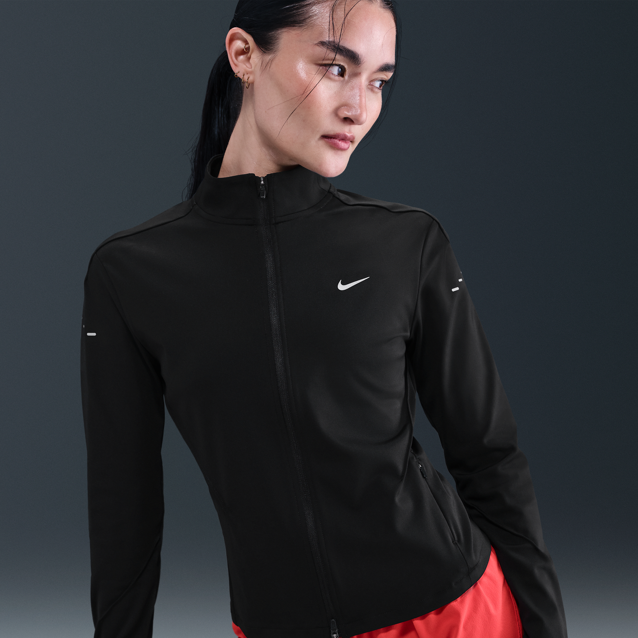 Thumbnail - Nike Swift Dri-FIT Midlayer-Laufoberteil mit durchgehendem Reißverschluss (Damen) - Schwarz